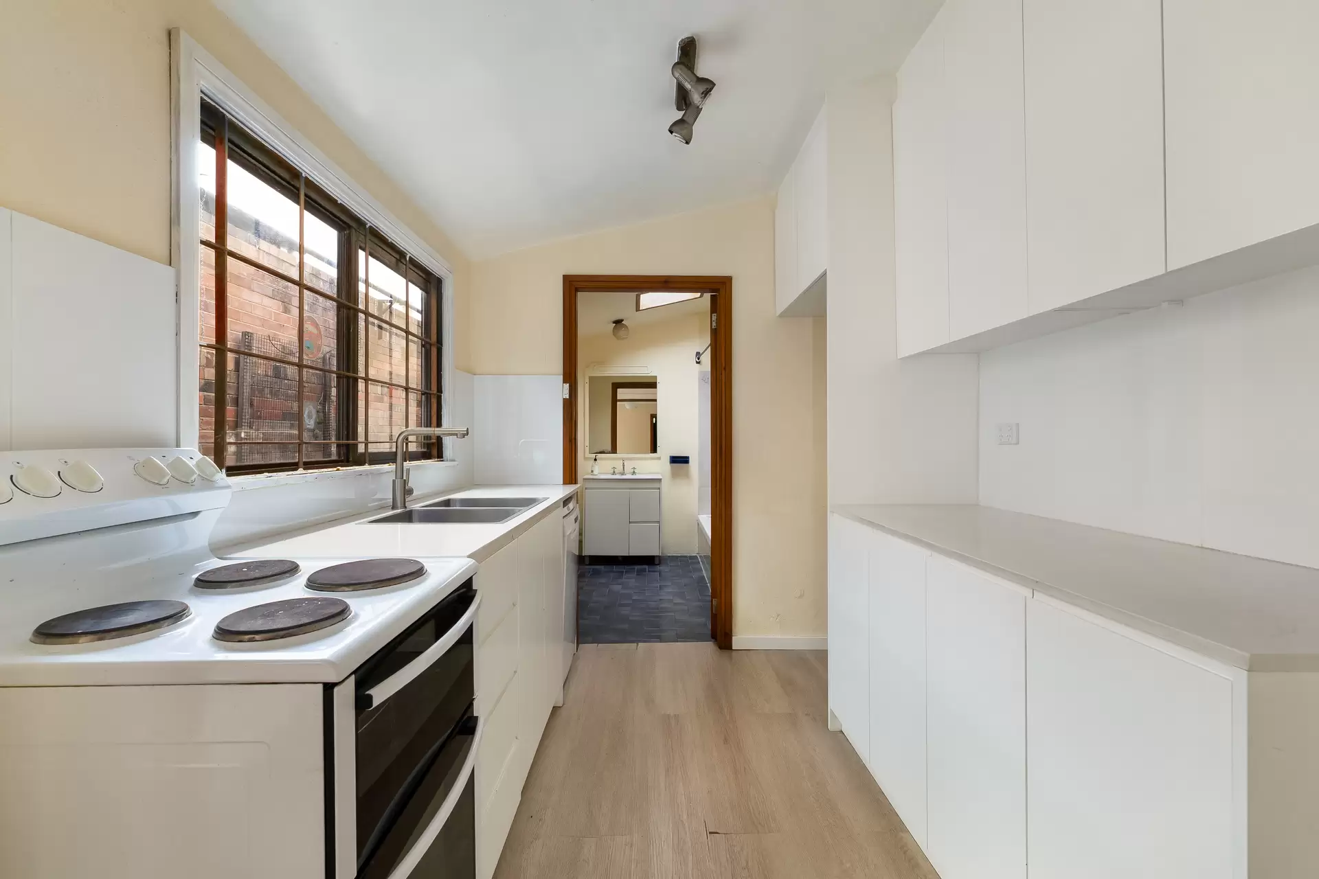 190 Mitchell Road, Alexandria - Thumbnail 7