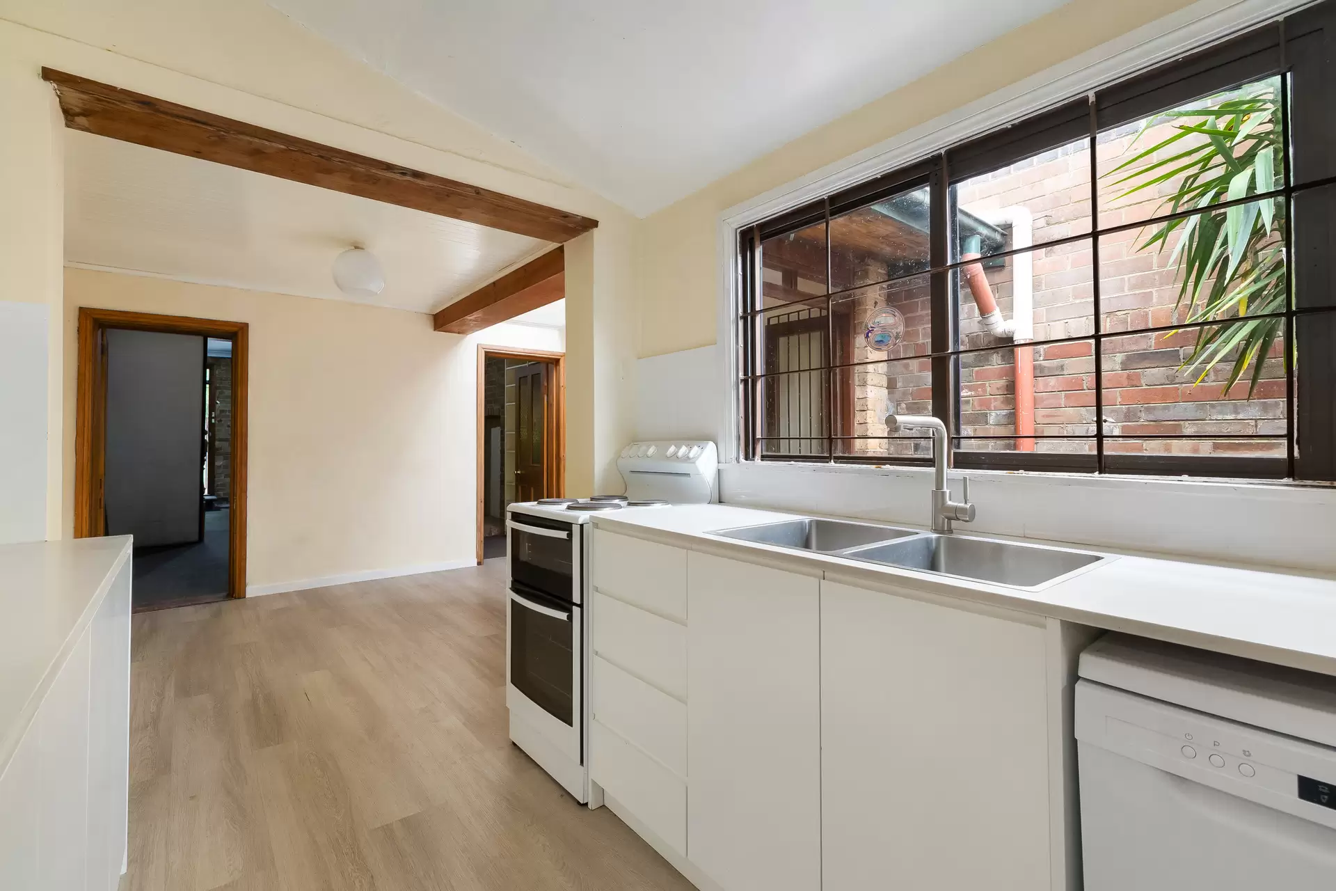 190 Mitchell Road, Alexandria - Thumbnail 8