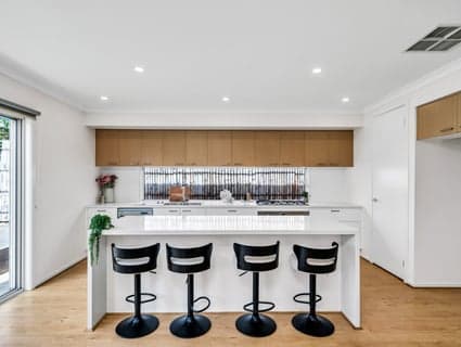 10 Madeira Street, Manor Lakes - Thumbnail 4