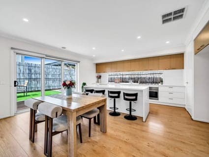 10 Madeira Street, Manor Lakes - Thumbnail 5
