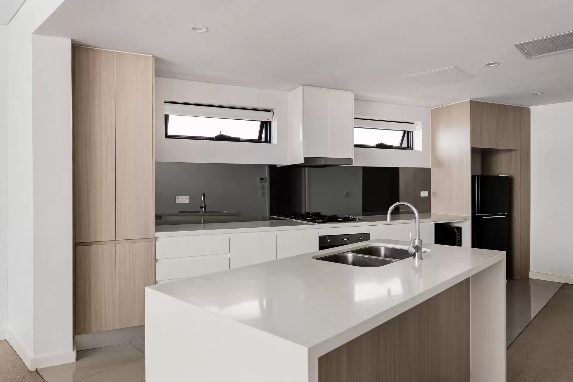 203/14 McGill Street, Lewisham - Thumbnail 4