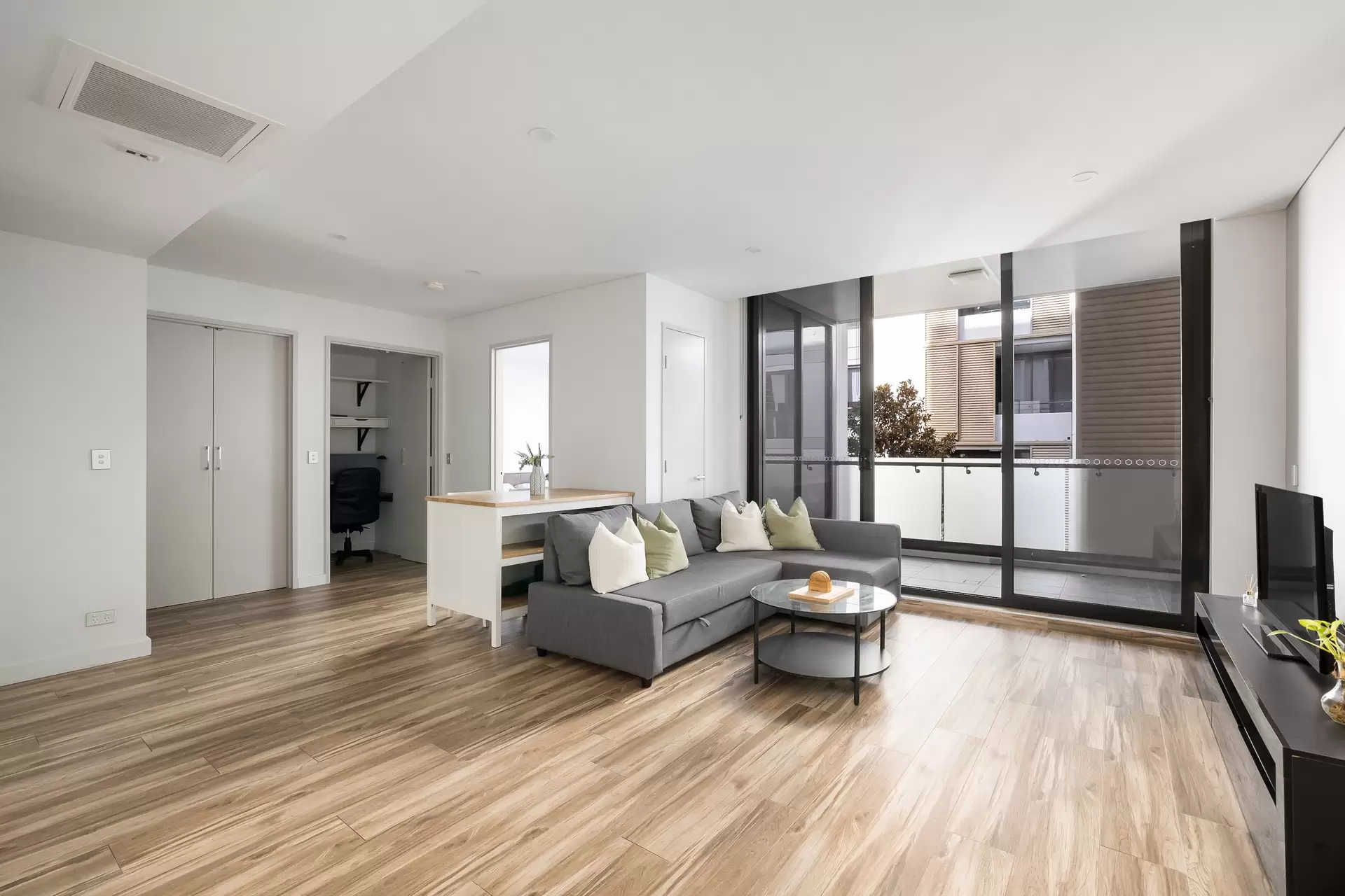 250/3 William Street, Lewisham - Thumbnail 2