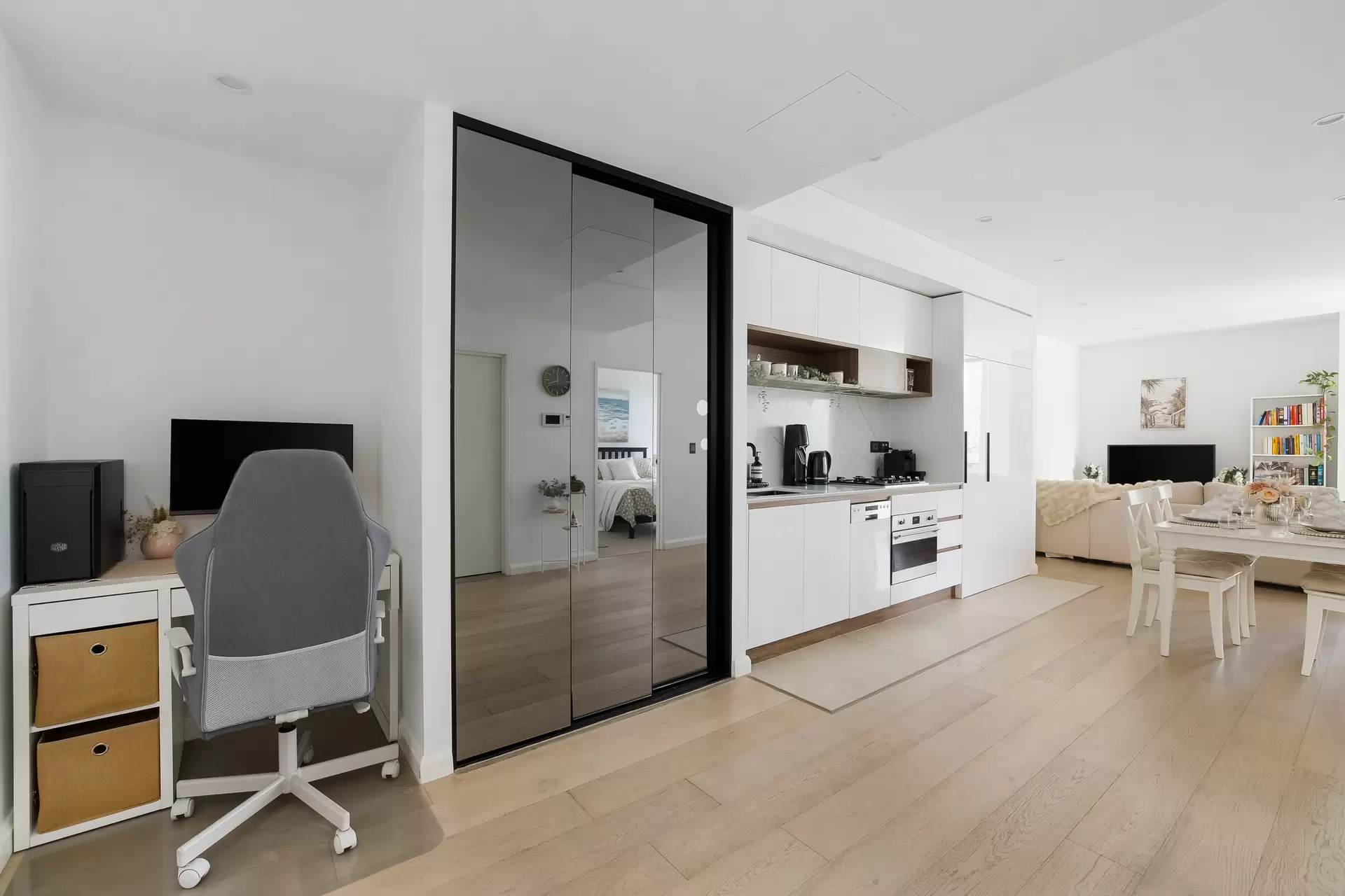 203/15 Regent Street, Petersham - Thumbnail 2