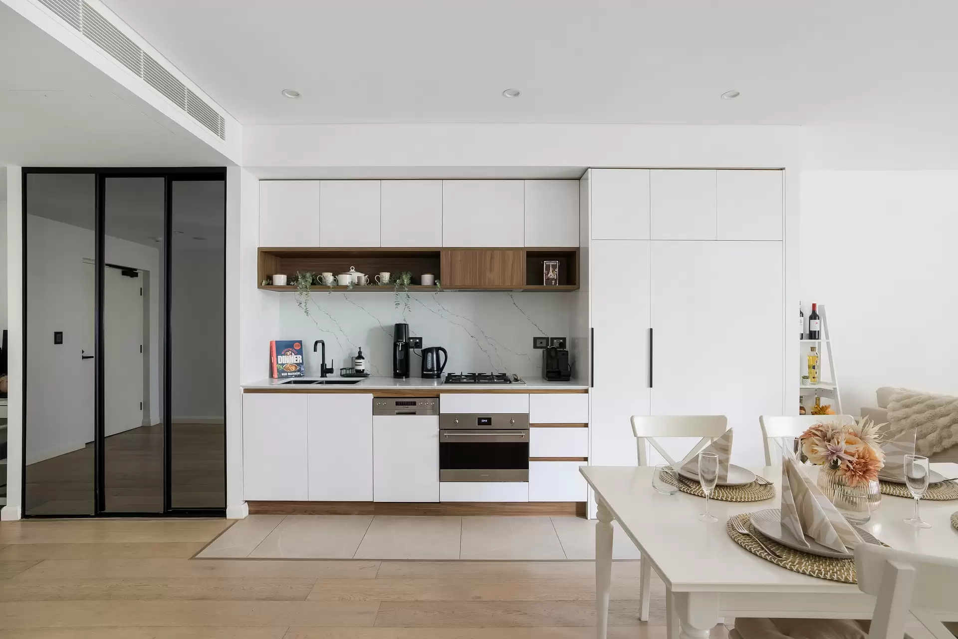 203/15 Regent Street, Petersham - Thumbnail 3