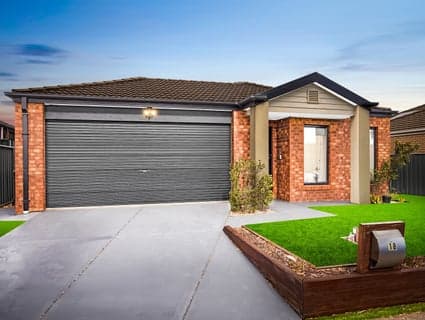18 Arrowhead Street, Manor Lakes - Thumbnail 2