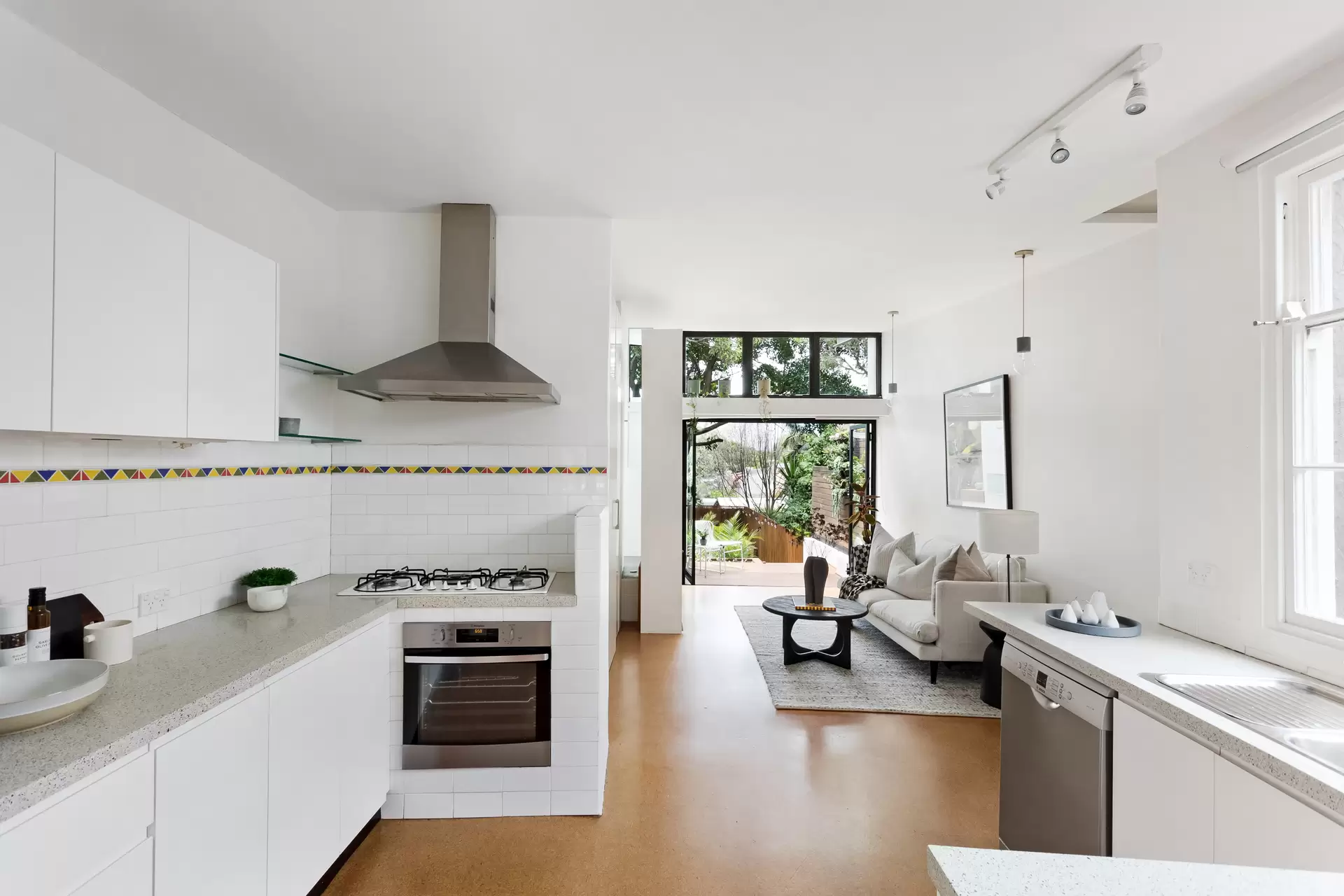 6 Whitehorse Street, Newtown - Thumbnail 6