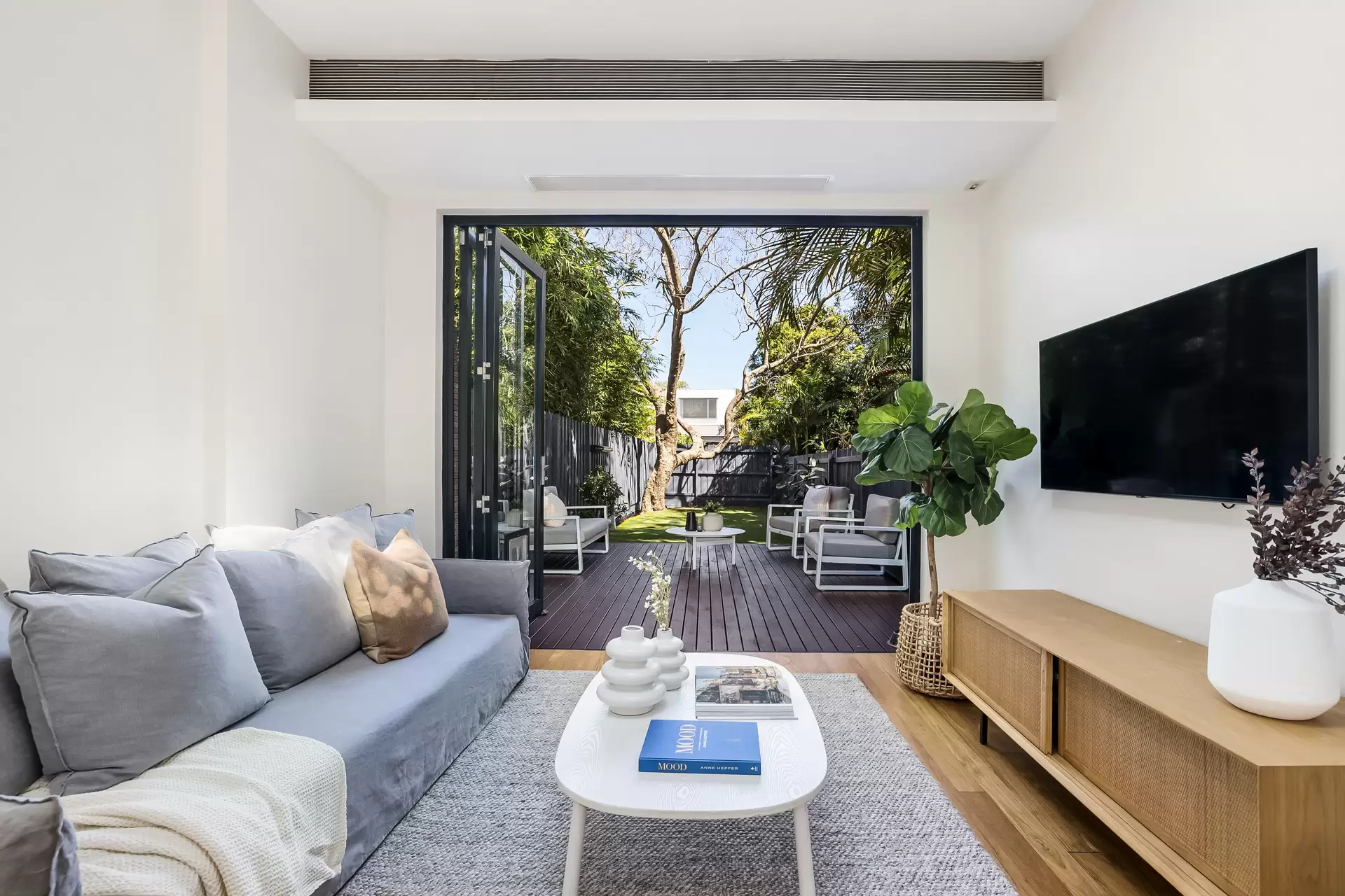 90 Carlisle Street, Leichhardt - Thumbnail 2