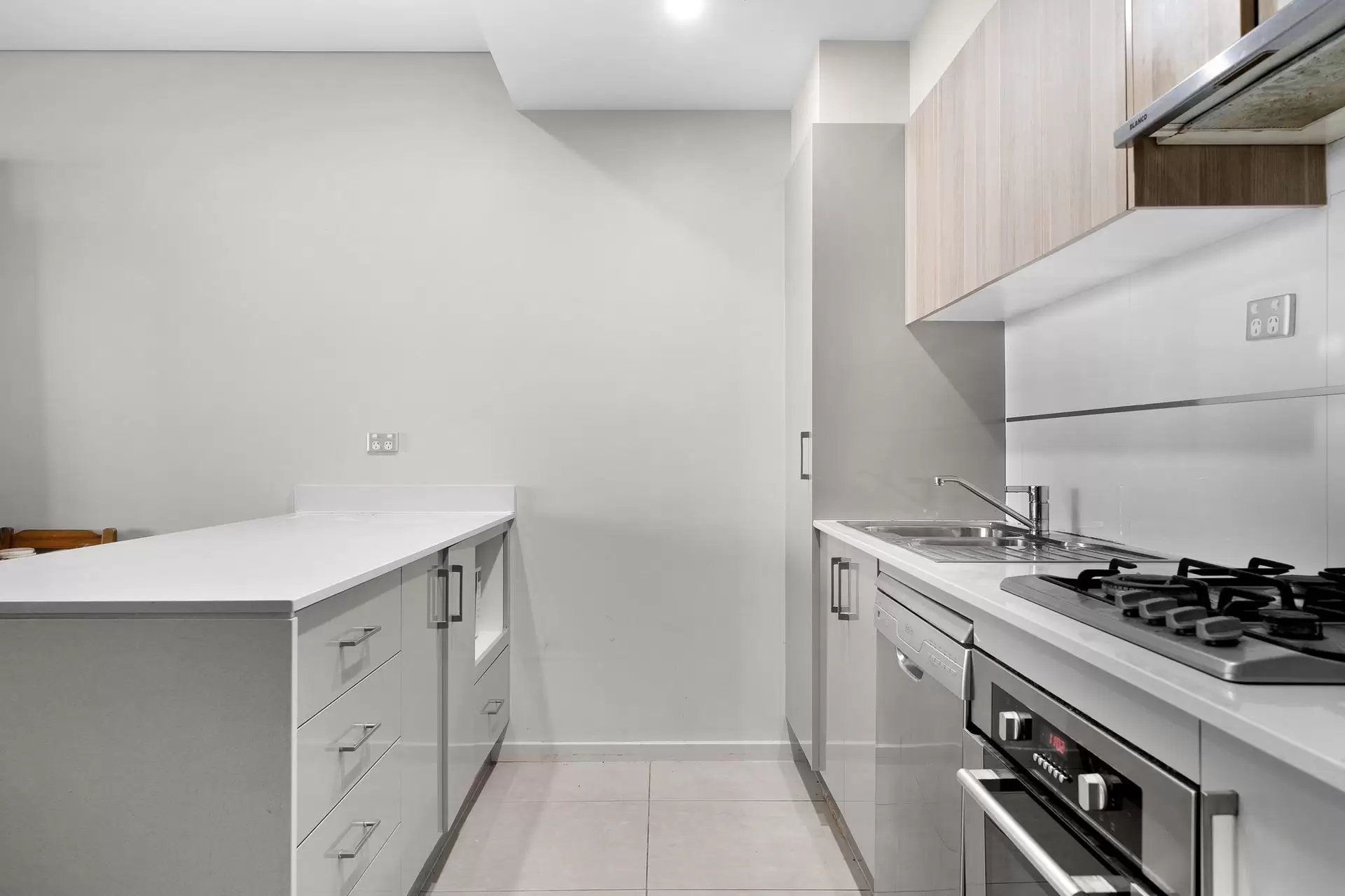 201/8 Broughton Street, Canterbury - Thumbnail 3
