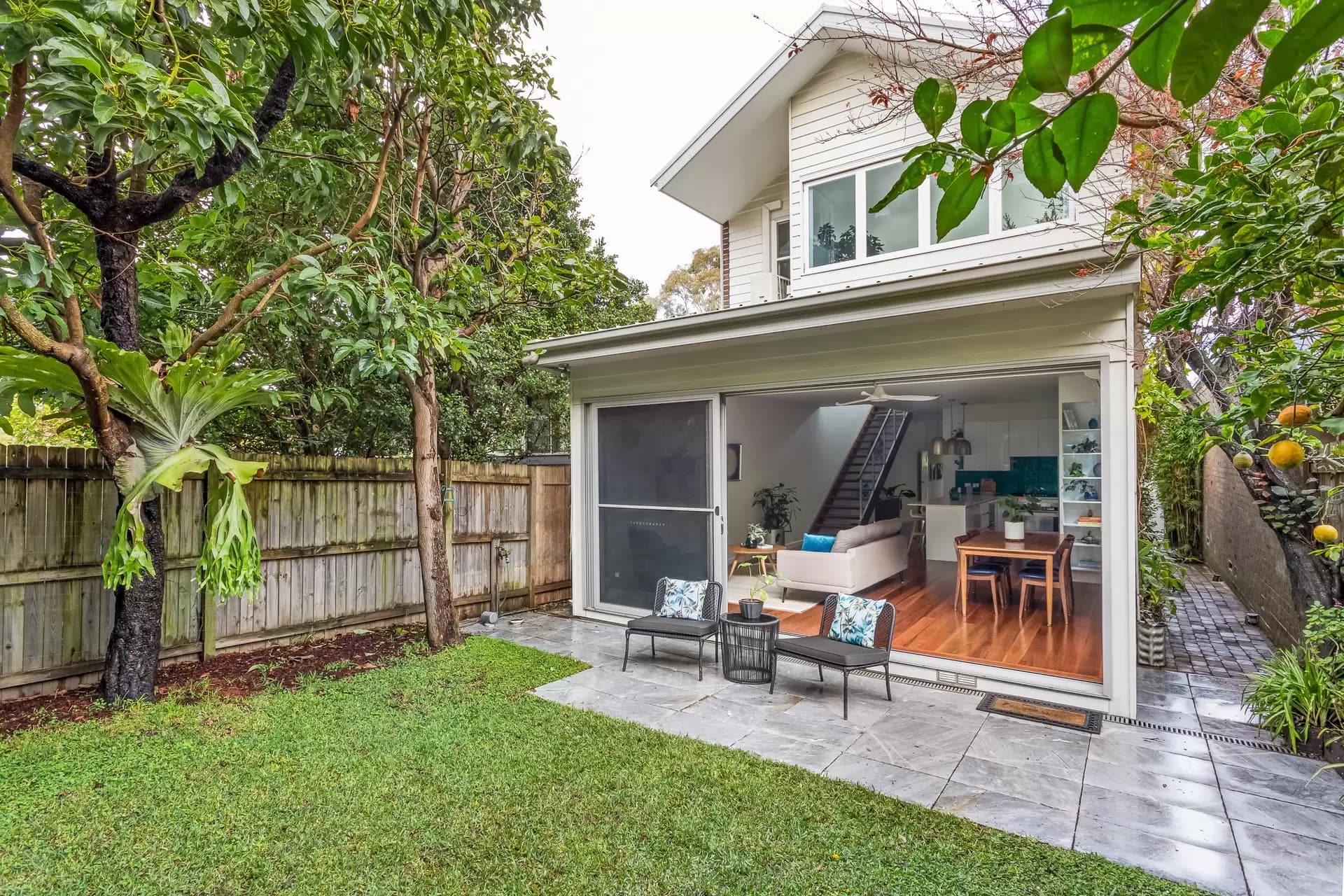 6 York Crescent, Petersham - Thumbnail 2