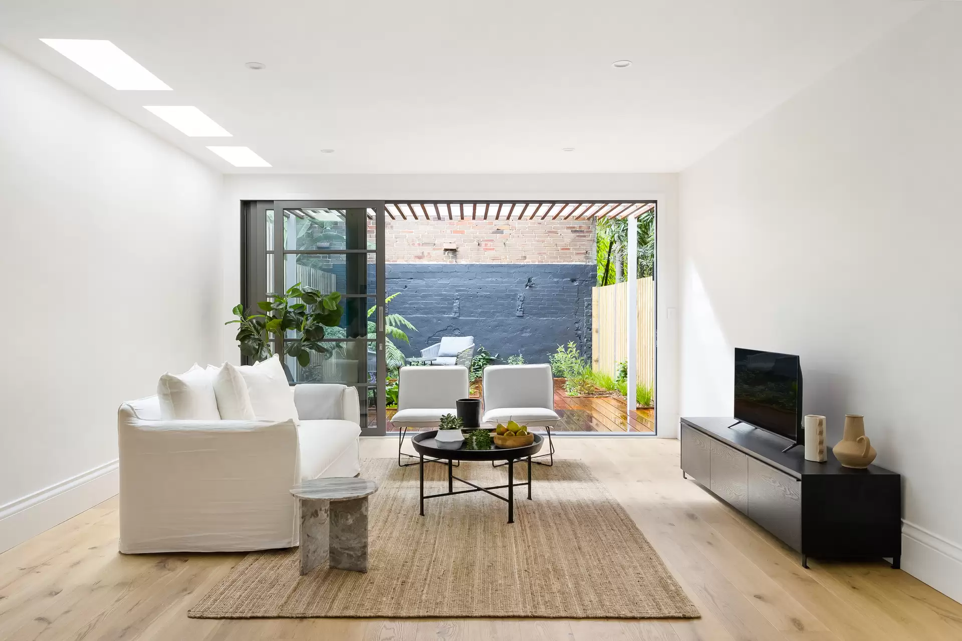 58 Simmons Street, Newtown - Thumbnail 2