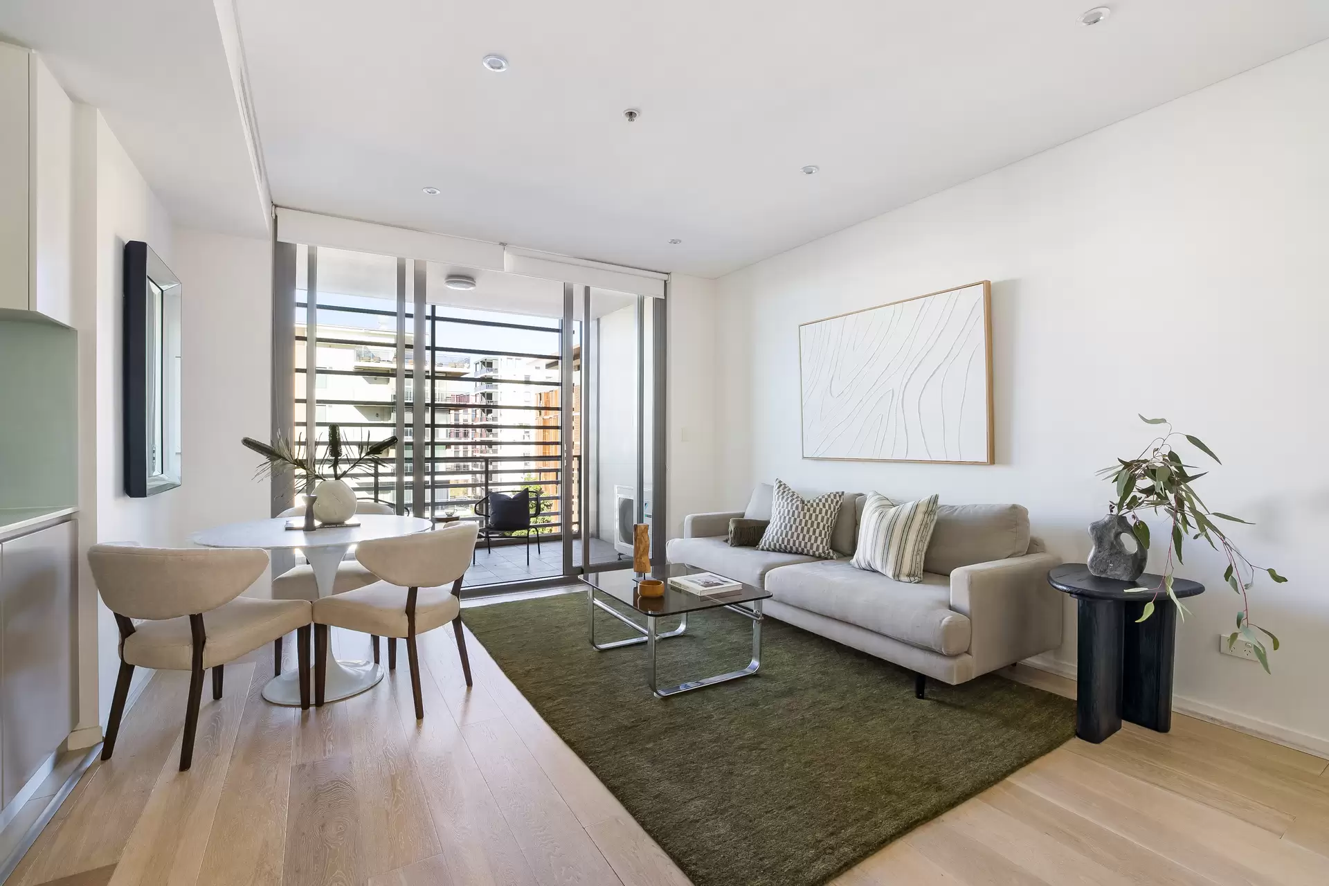 703B/8 Bourke Street, Mascot - Image 1