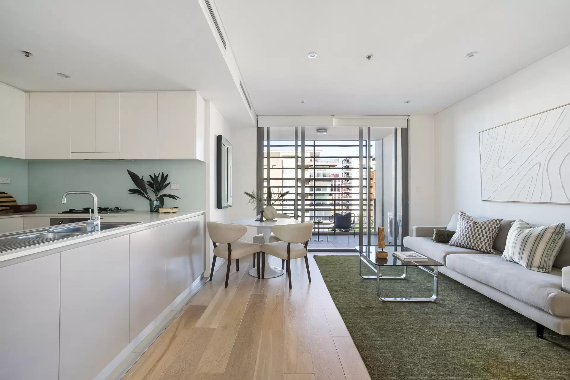 703B/8 Bourke Street, Mascot - Thumbnail 3