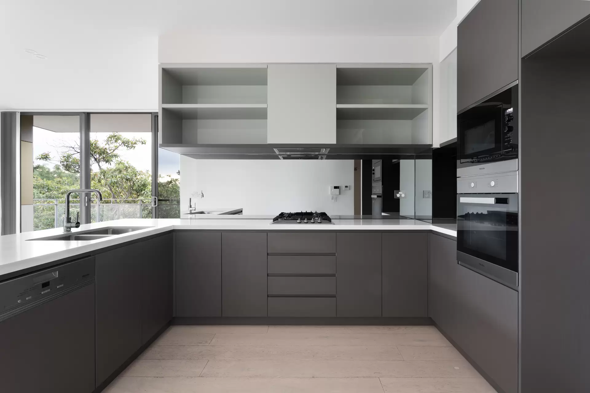 301/32 Alice Street, Newtown - Thumbnail 2