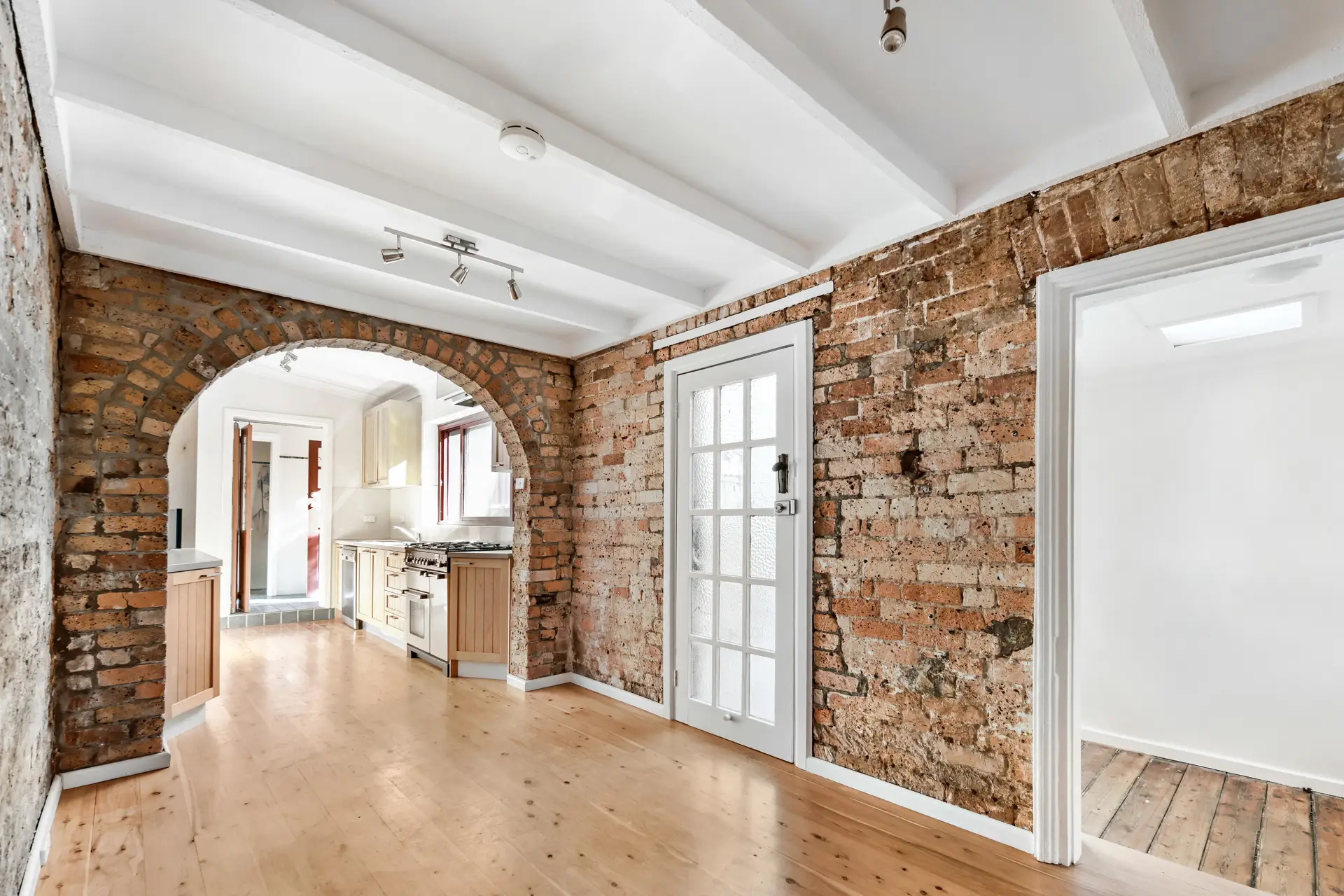 19 Simmons Street, Enmore - Thumbnail 2