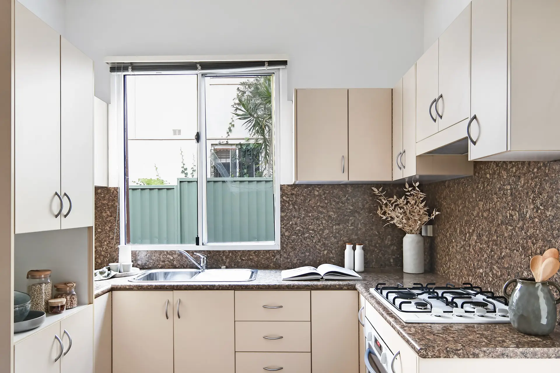 308 Edgeware Road, Newtown - Thumbnail 7