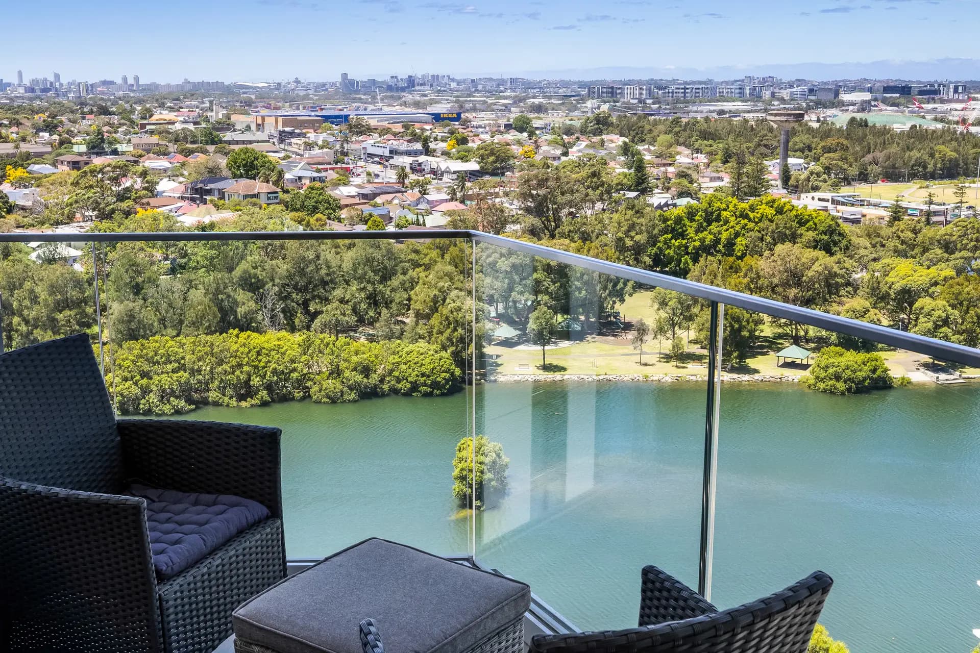 1411/17 Chisholm Street, Wolli Creek - Thumbnail 2