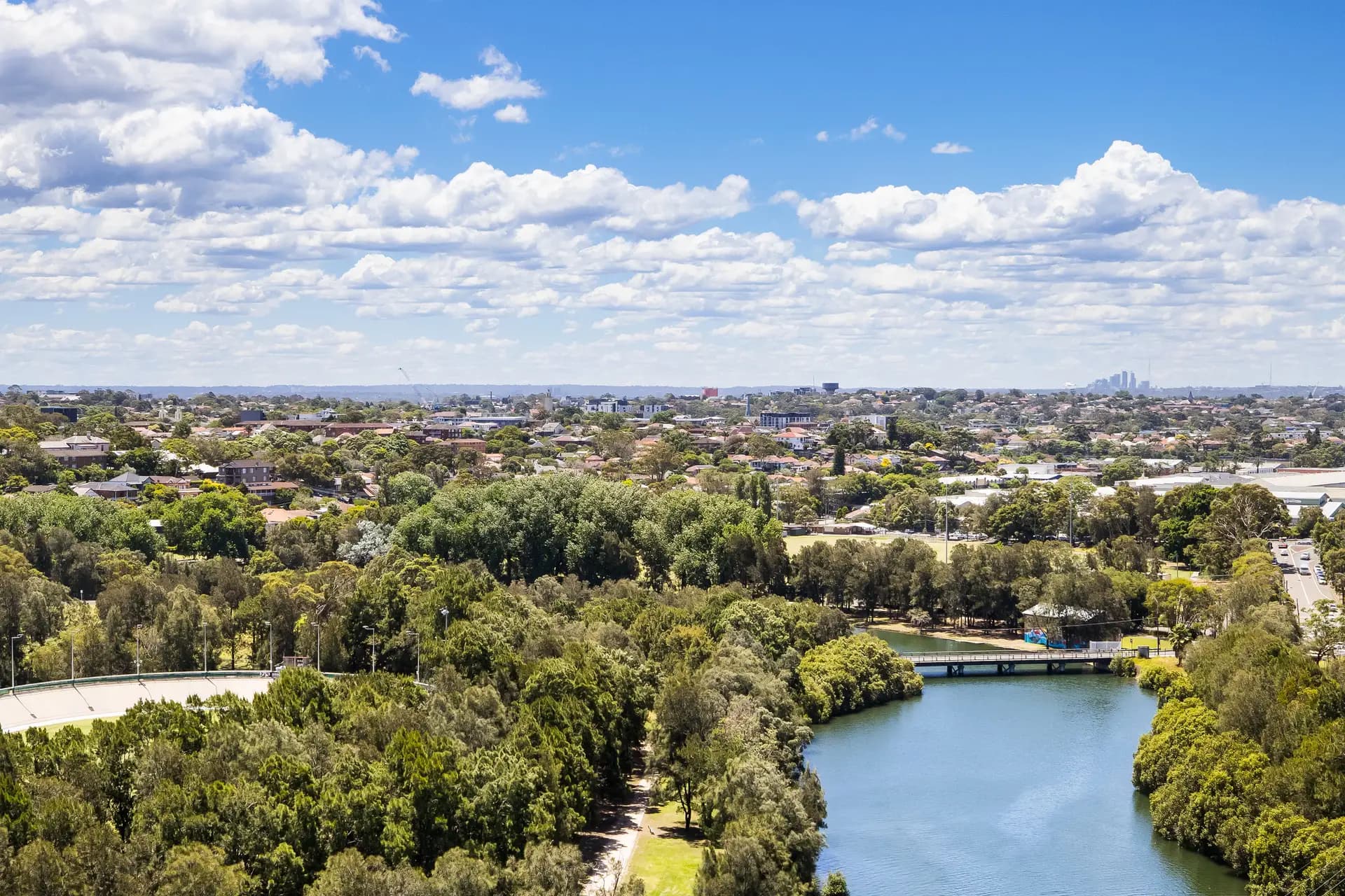 1411/17 Chisholm Street, Wolli Creek - Thumbnail 3
