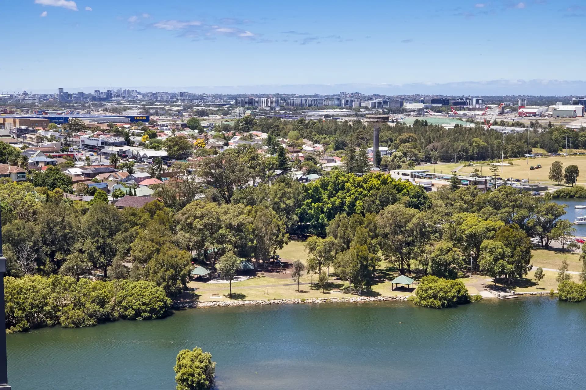 1411/17 Chisholm Street, Wolli Creek - Thumbnail 4
