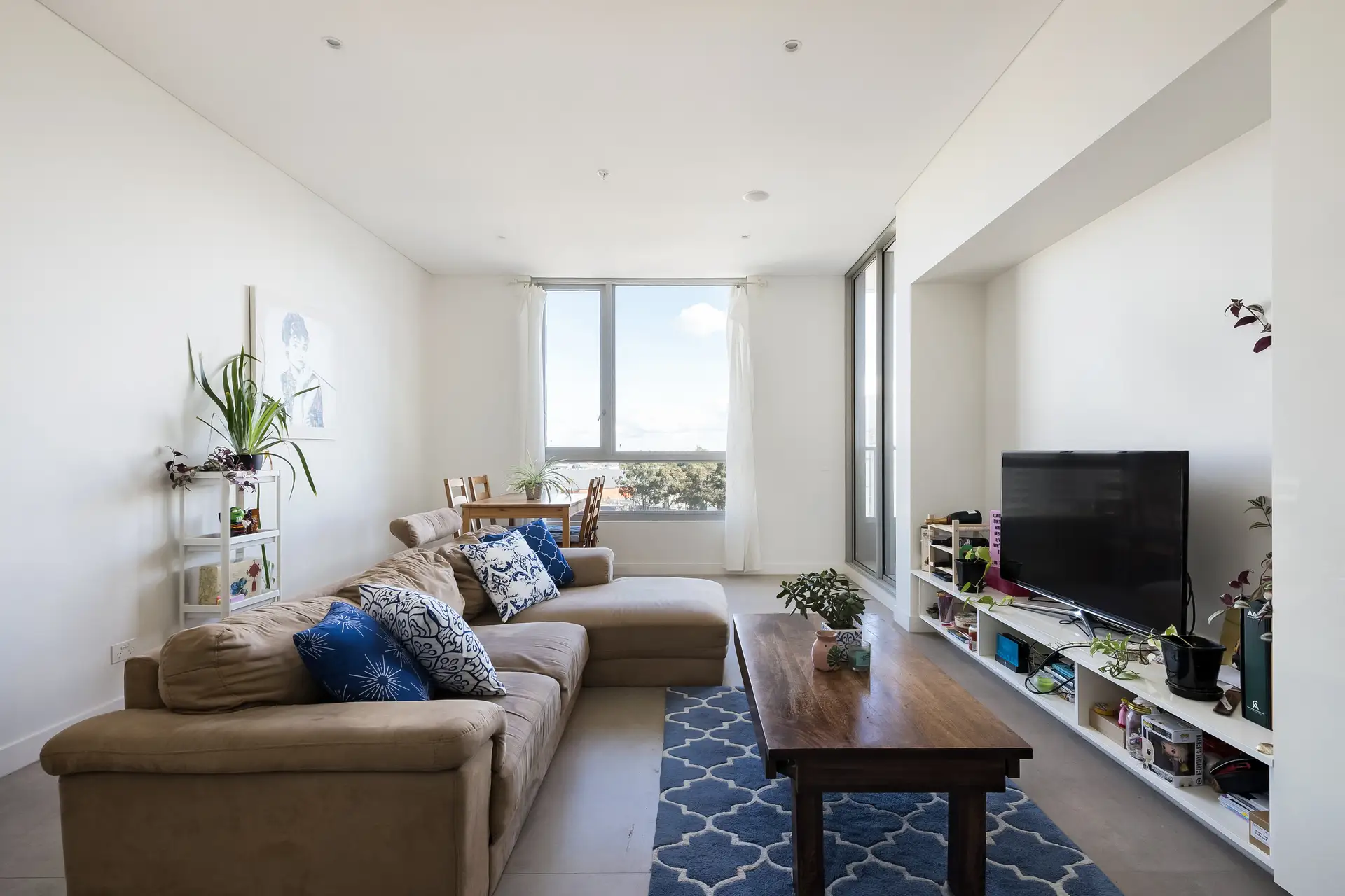 506/28 Ebsworth Street, Zetland - Image 1