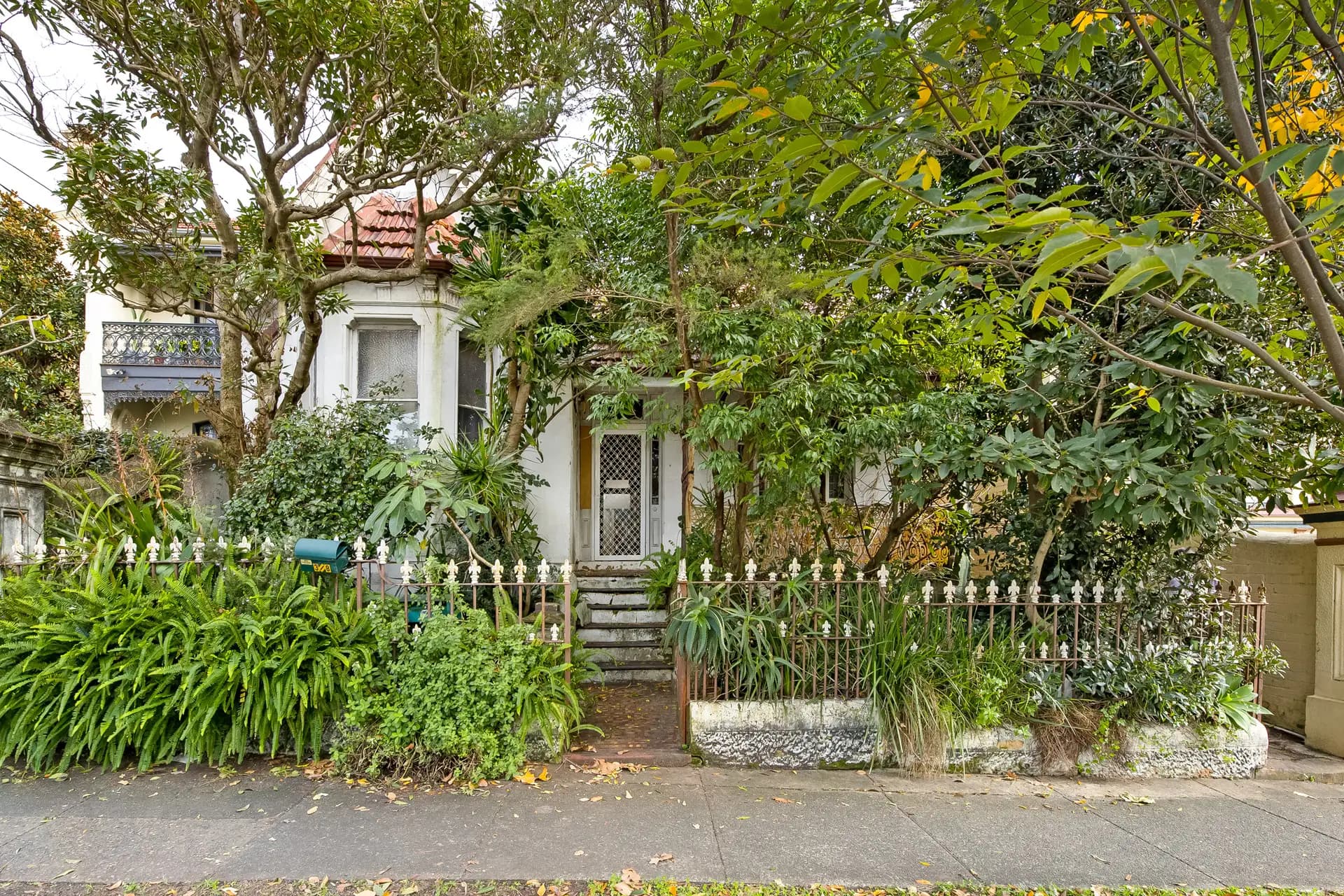 8 Railway Street, Petersham - Image 1