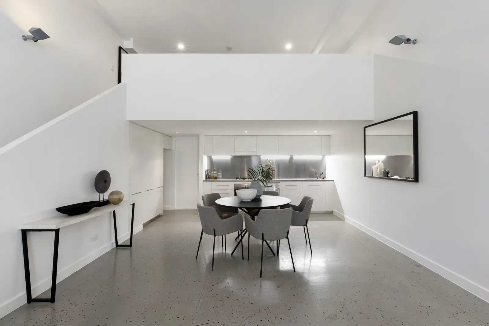 16 Lyons Road, Camperdown - Thumbnail 4