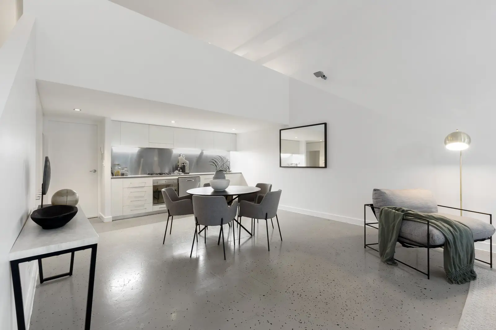 16 Lyons Road, Camperdown - Thumbnail 5