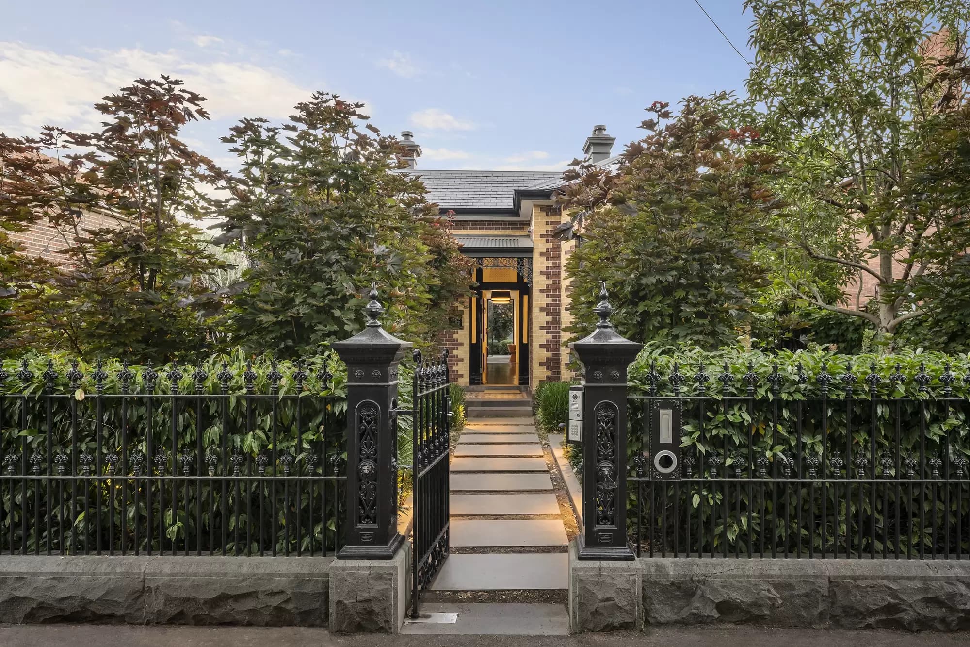 16 Clarke Street, Prahran, Prahran - Thumbnail 2