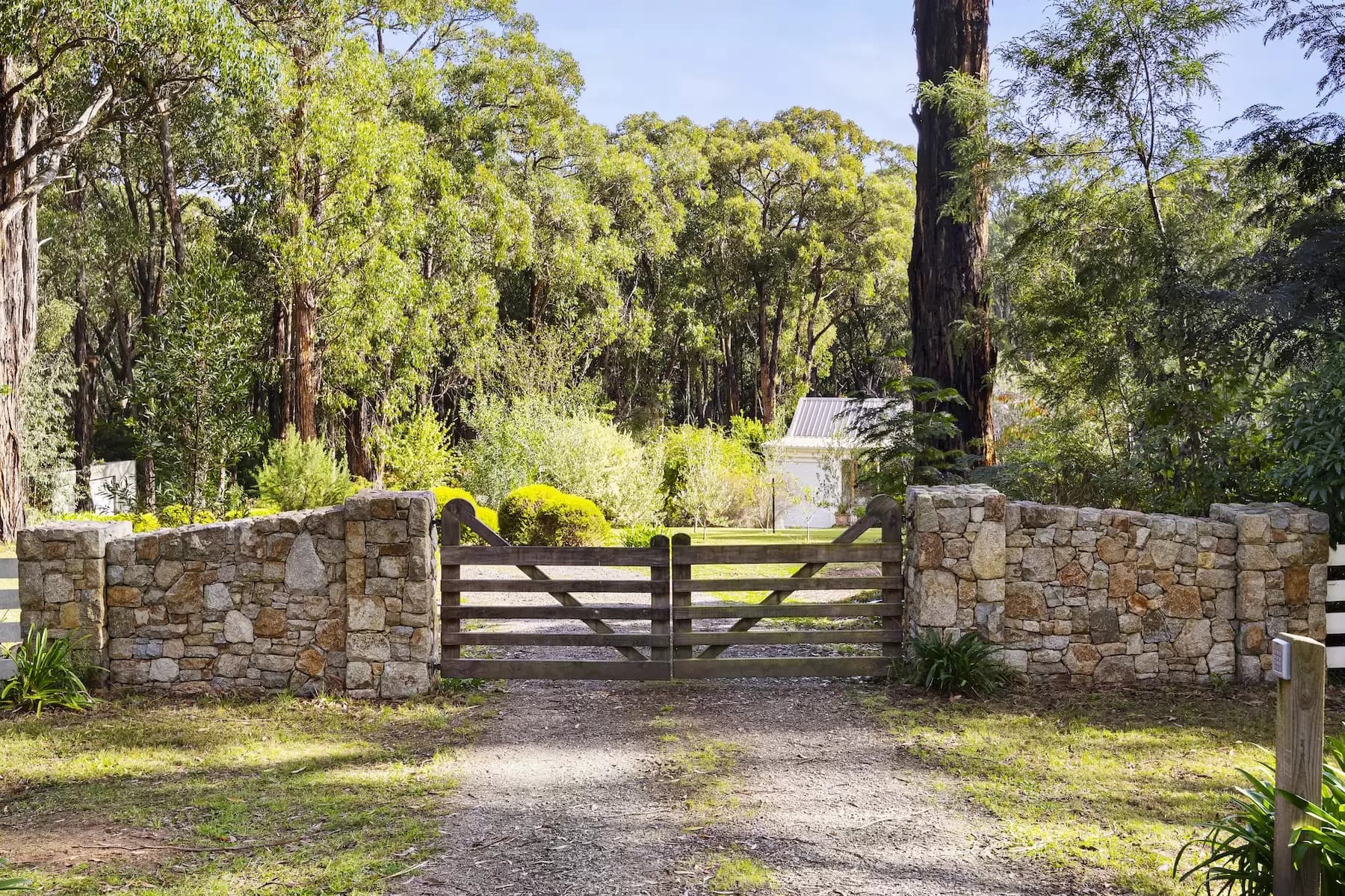 208 Point Leo Road, Red Hill South, Red Hill South - Thumbnail 2