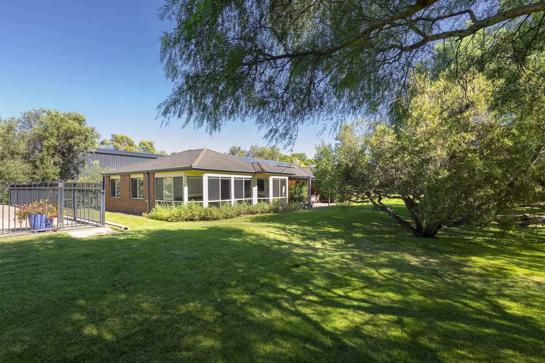18 Alexandra Crescent, Rye, Rye - Thumbnail 3