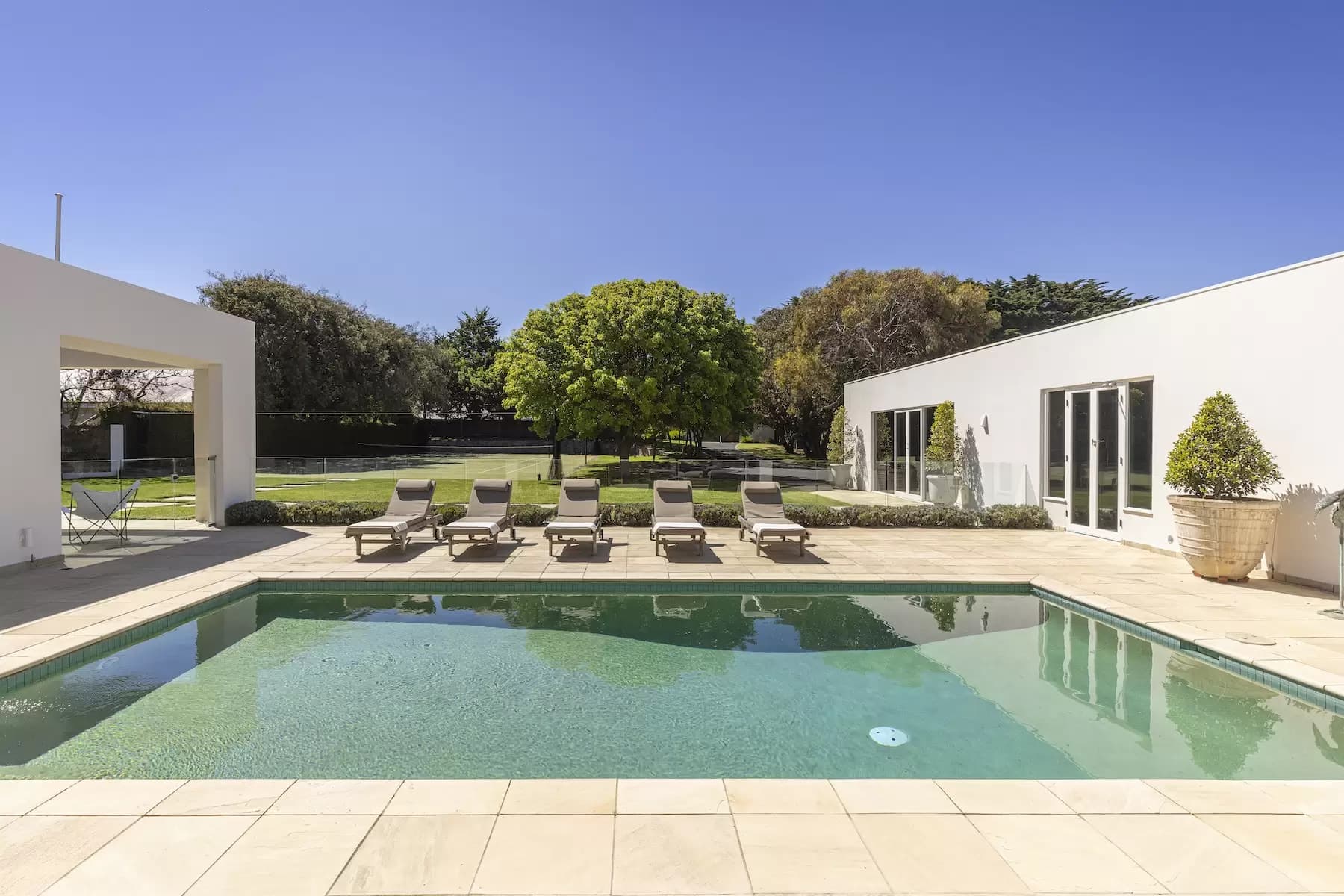 9 Wimbledon Court, Portsea, Portsea - Thumbnail 2