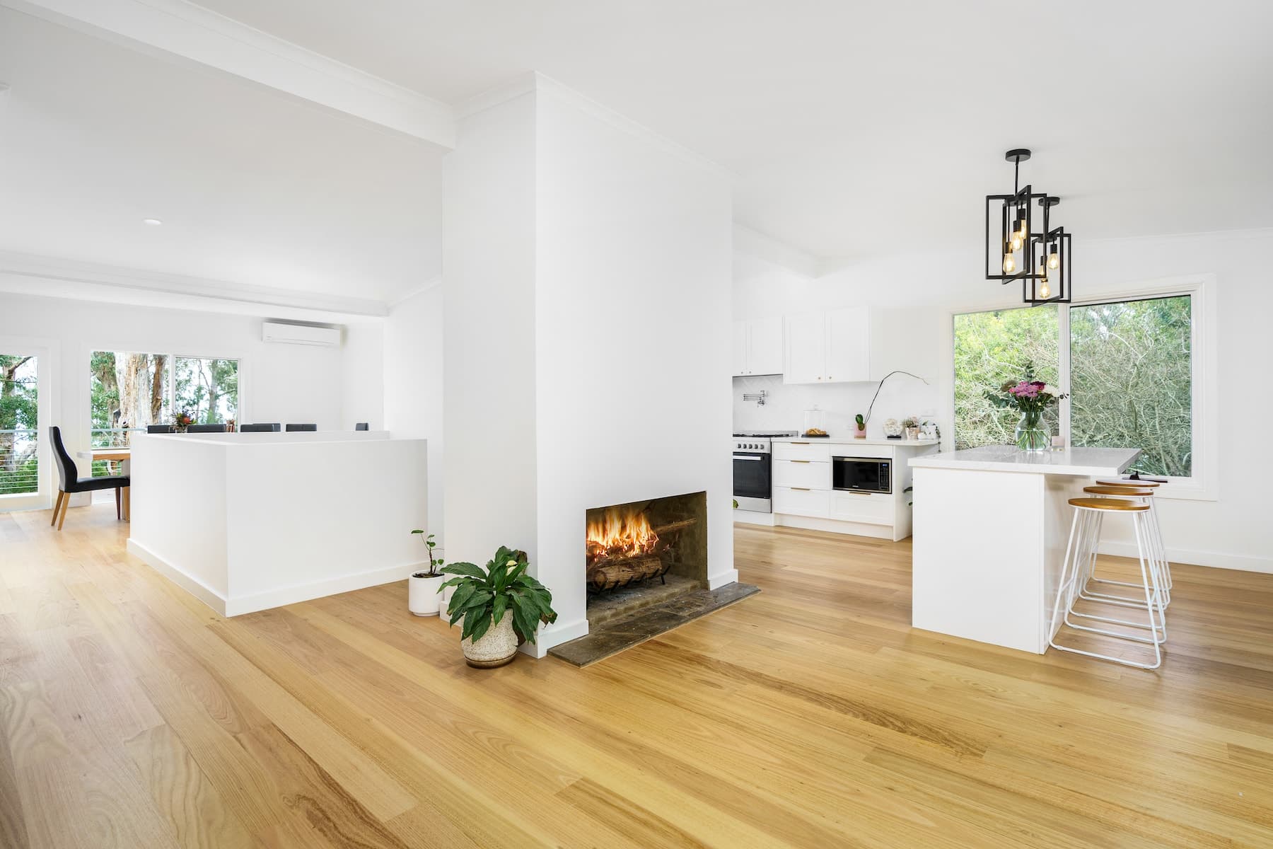 51 Douglas Road, Mount Macedon, Mount Macedon - Thumbnail 2