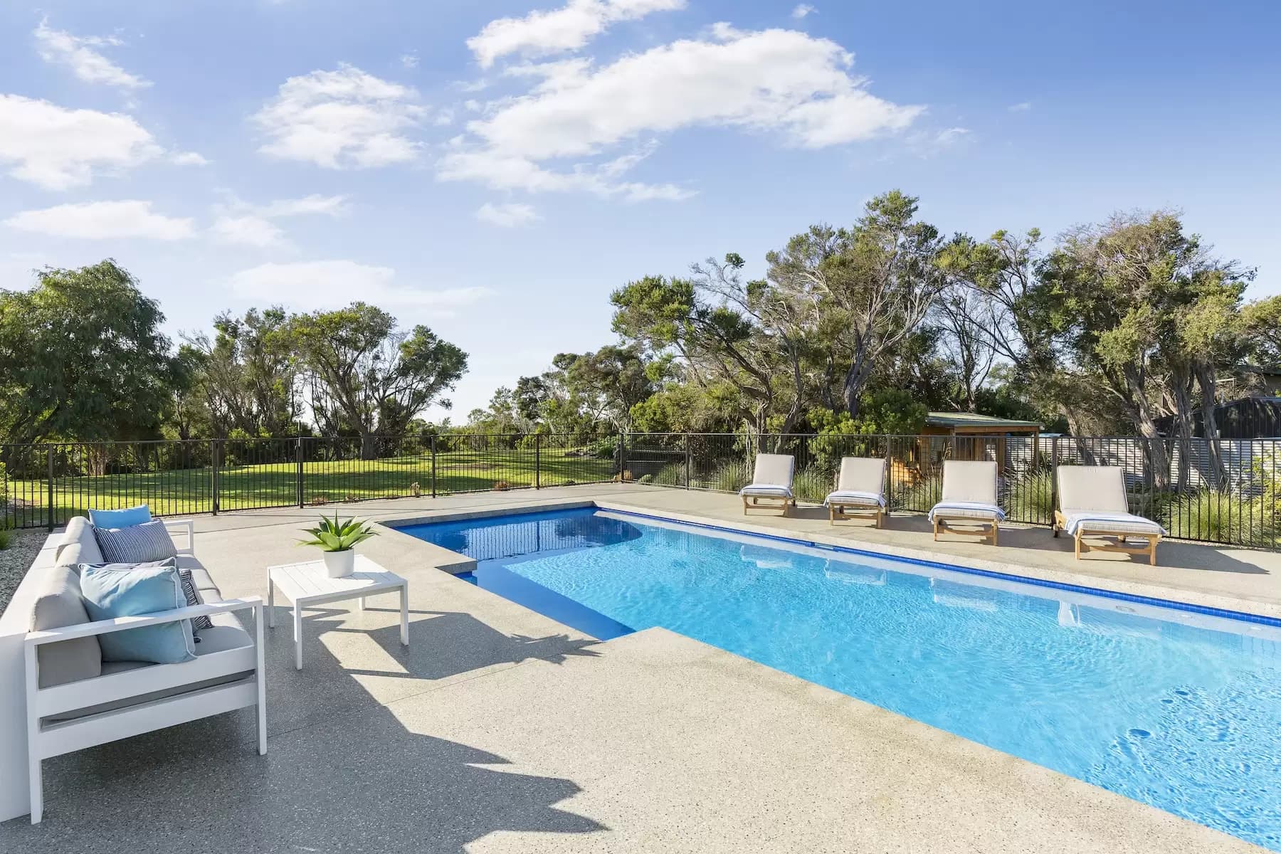 20 Rio Vista Court, Rye, Rye - Thumbnail 2