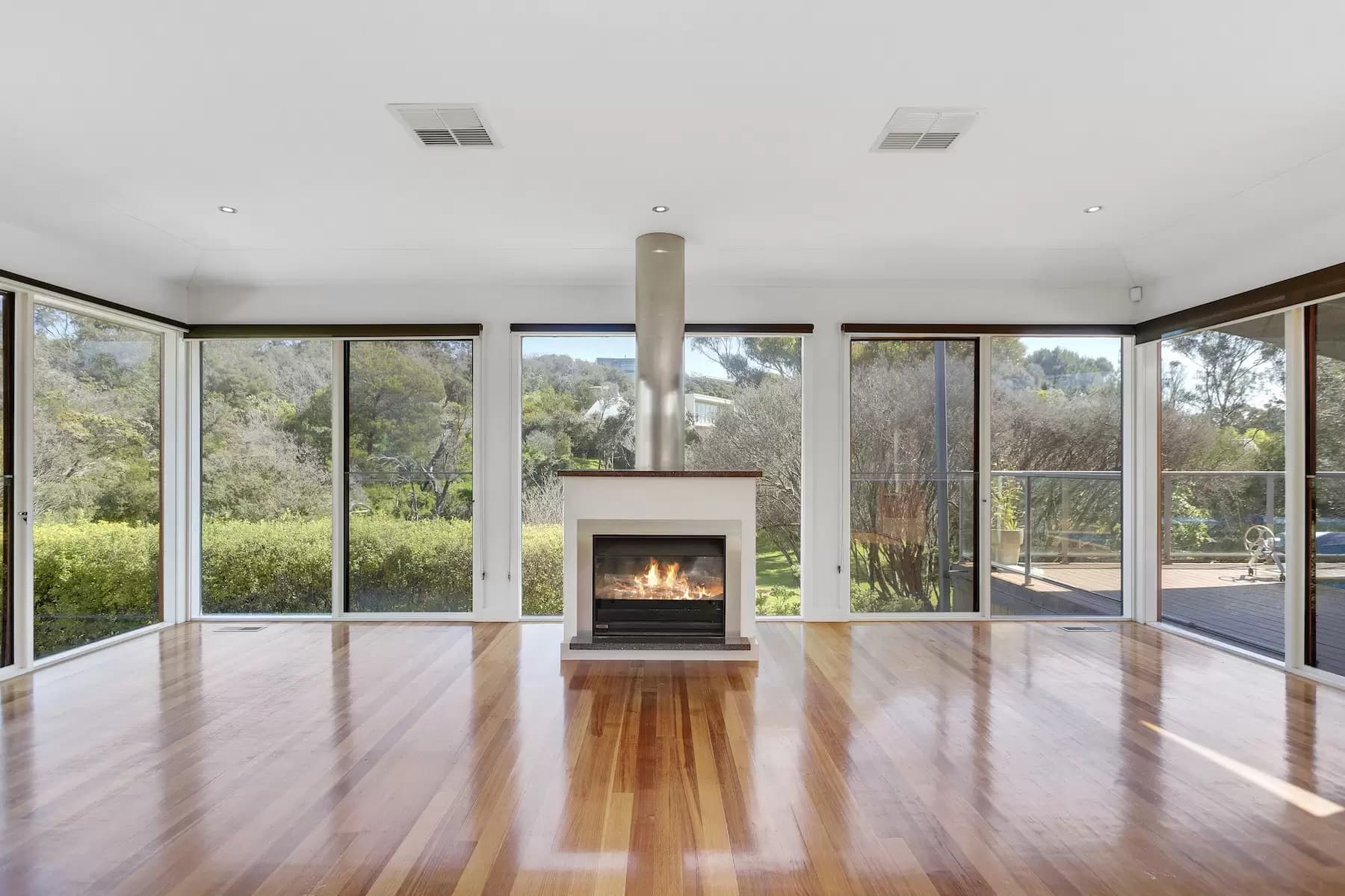 16 Lawrance Grove, Portsea, Portsea - Thumbnail 3