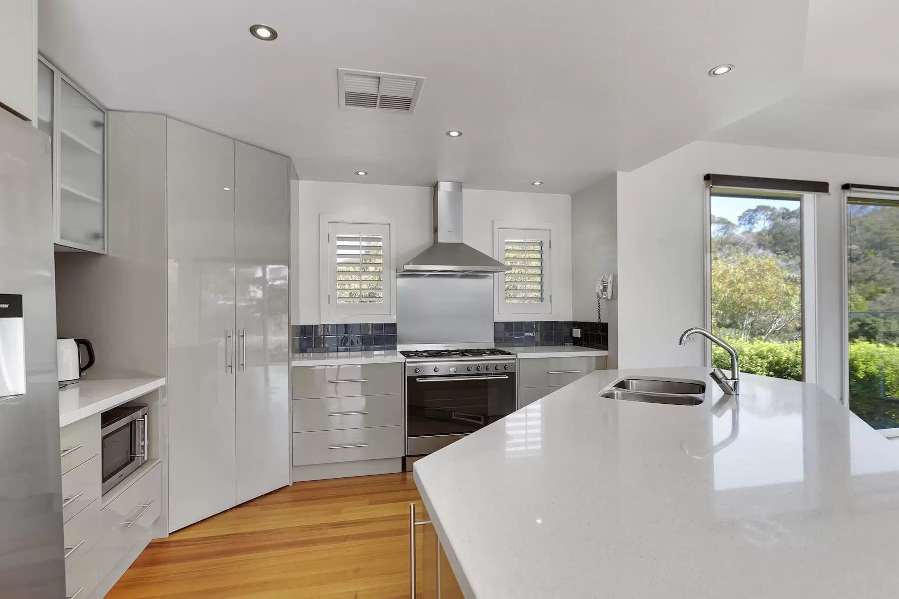 16 Lawrance Grove, Portsea, Portsea - Thumbnail 8