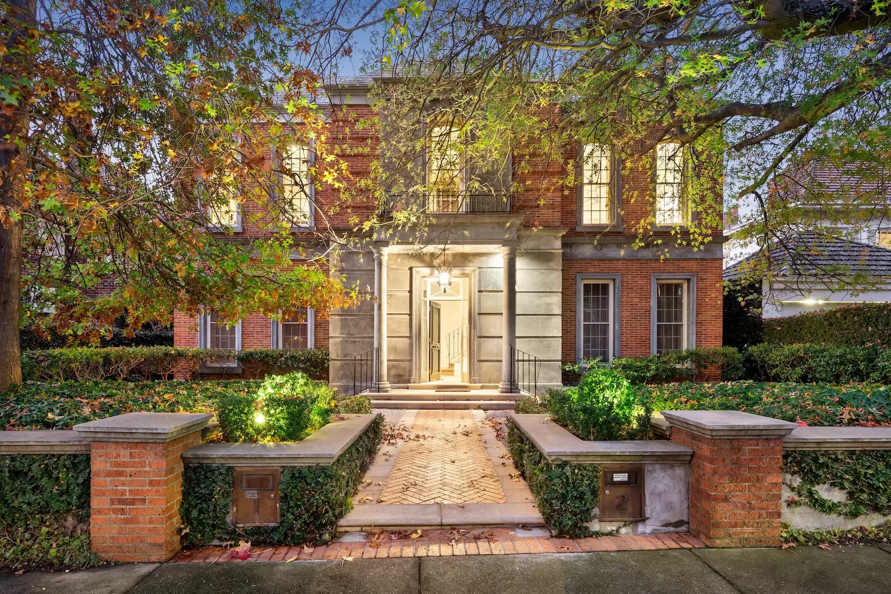 2/3 Huntingfield Road, Toorak, Toorak - Image 1