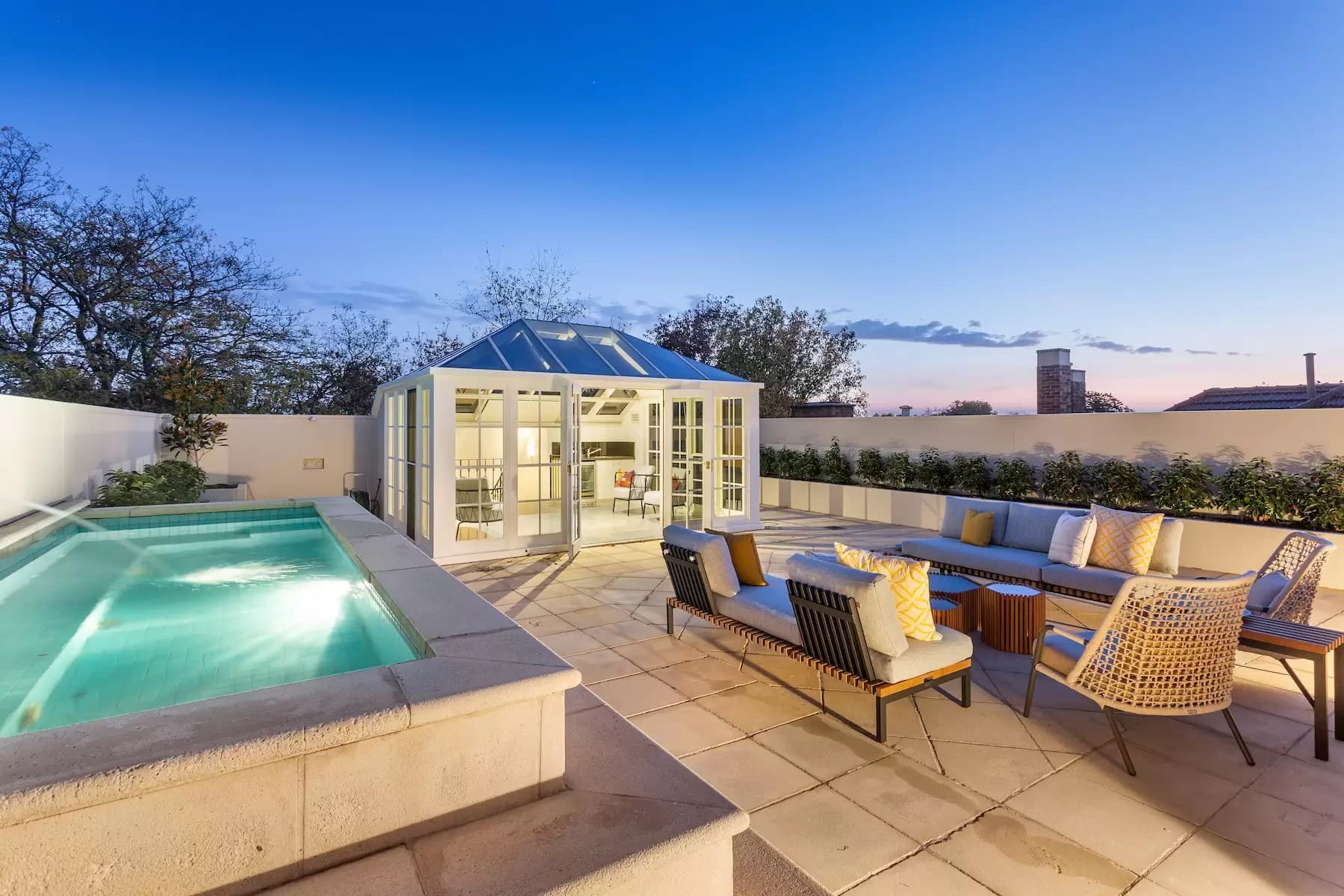 2/3 Huntingfield Road, Toorak, Toorak - Thumbnail 2