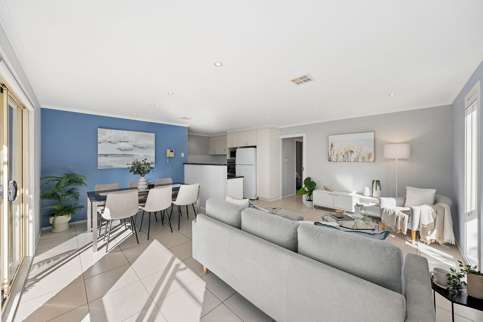 329 Anthony Rolfe Avenue, Gungahlin ACT, Gungahlin - Thumbnail 4