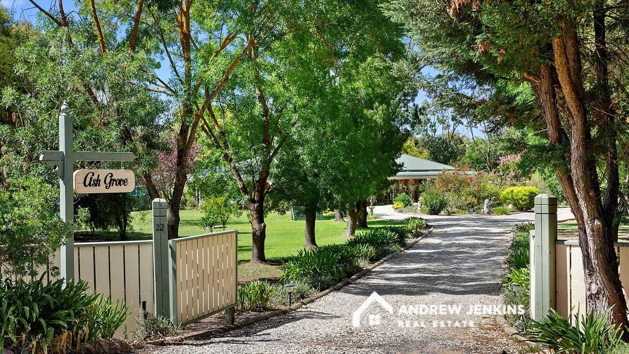 22 James Ct, Tocumwal - Image 1