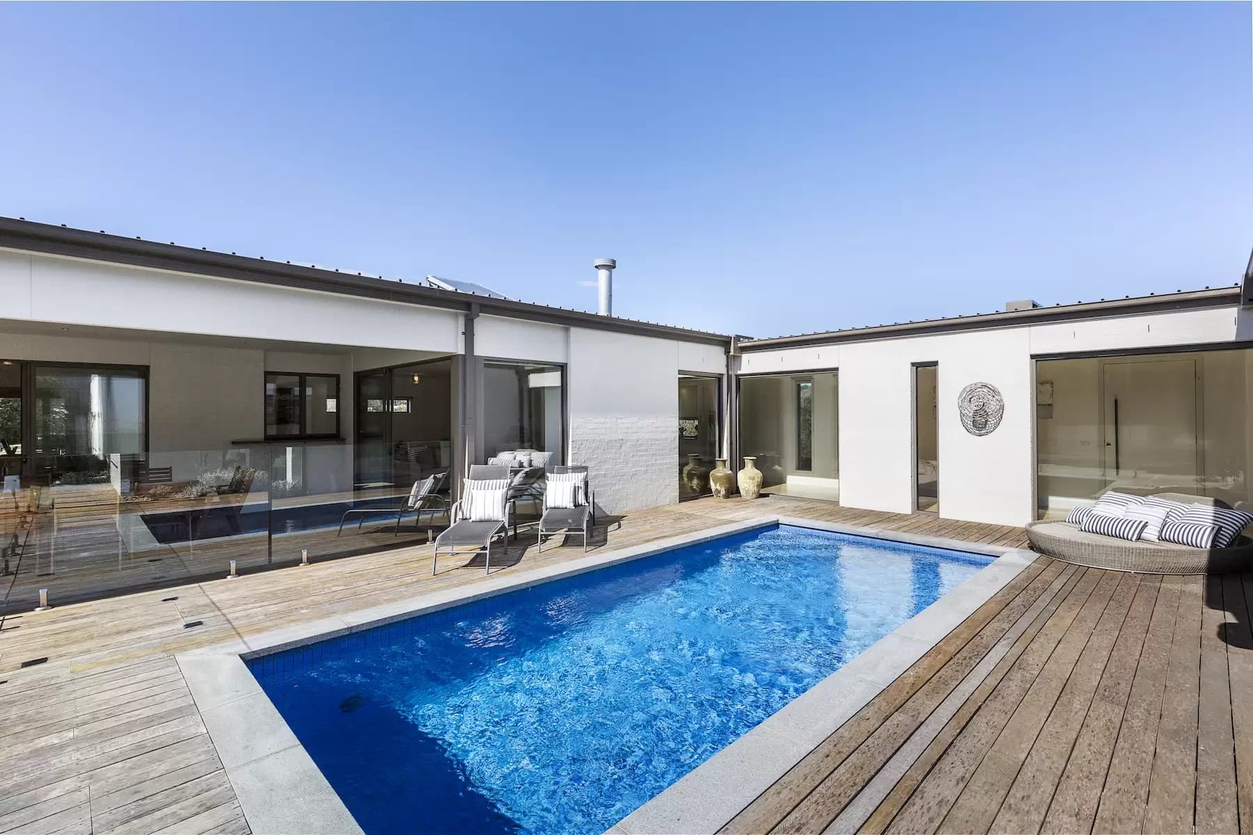 2 Capri Grove, Sorrento, Sorrento - Thumbnail 2