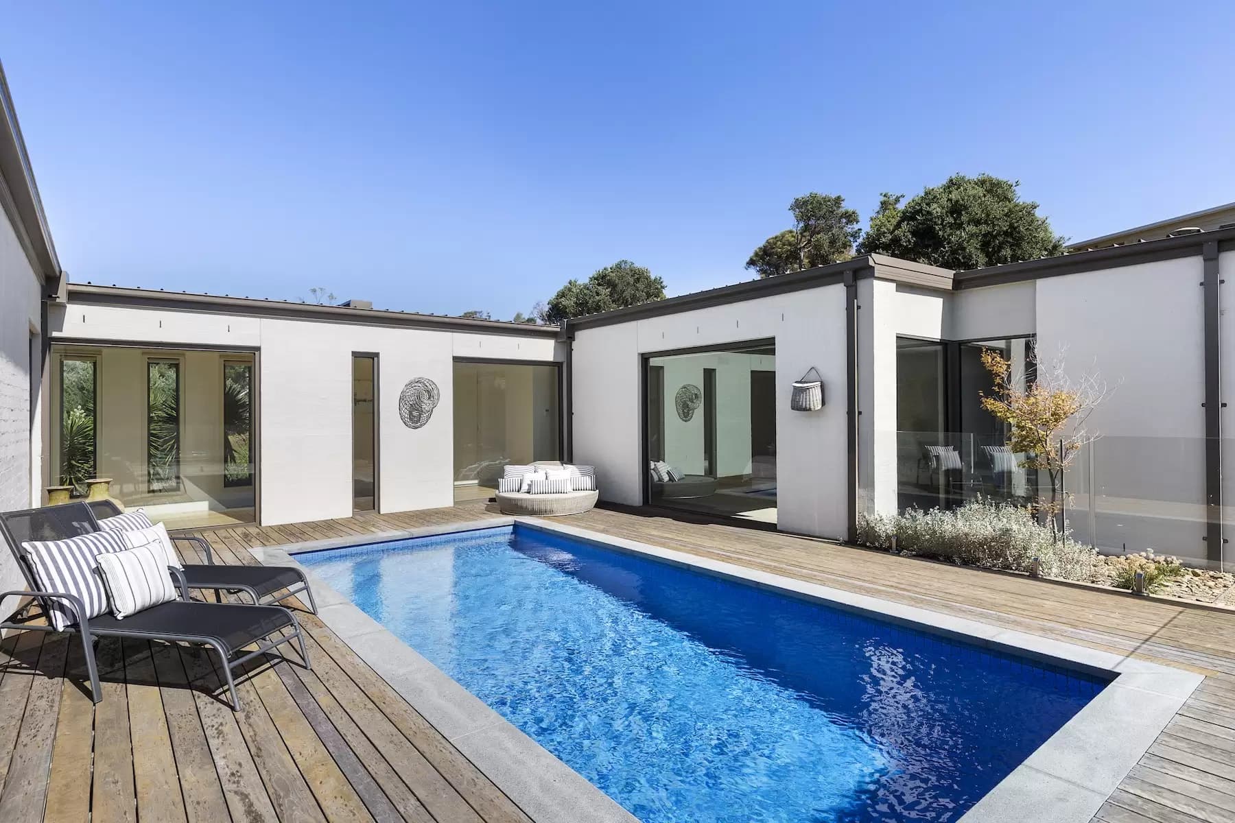 2 Capri Grove, Sorrento, Sorrento - Thumbnail 3