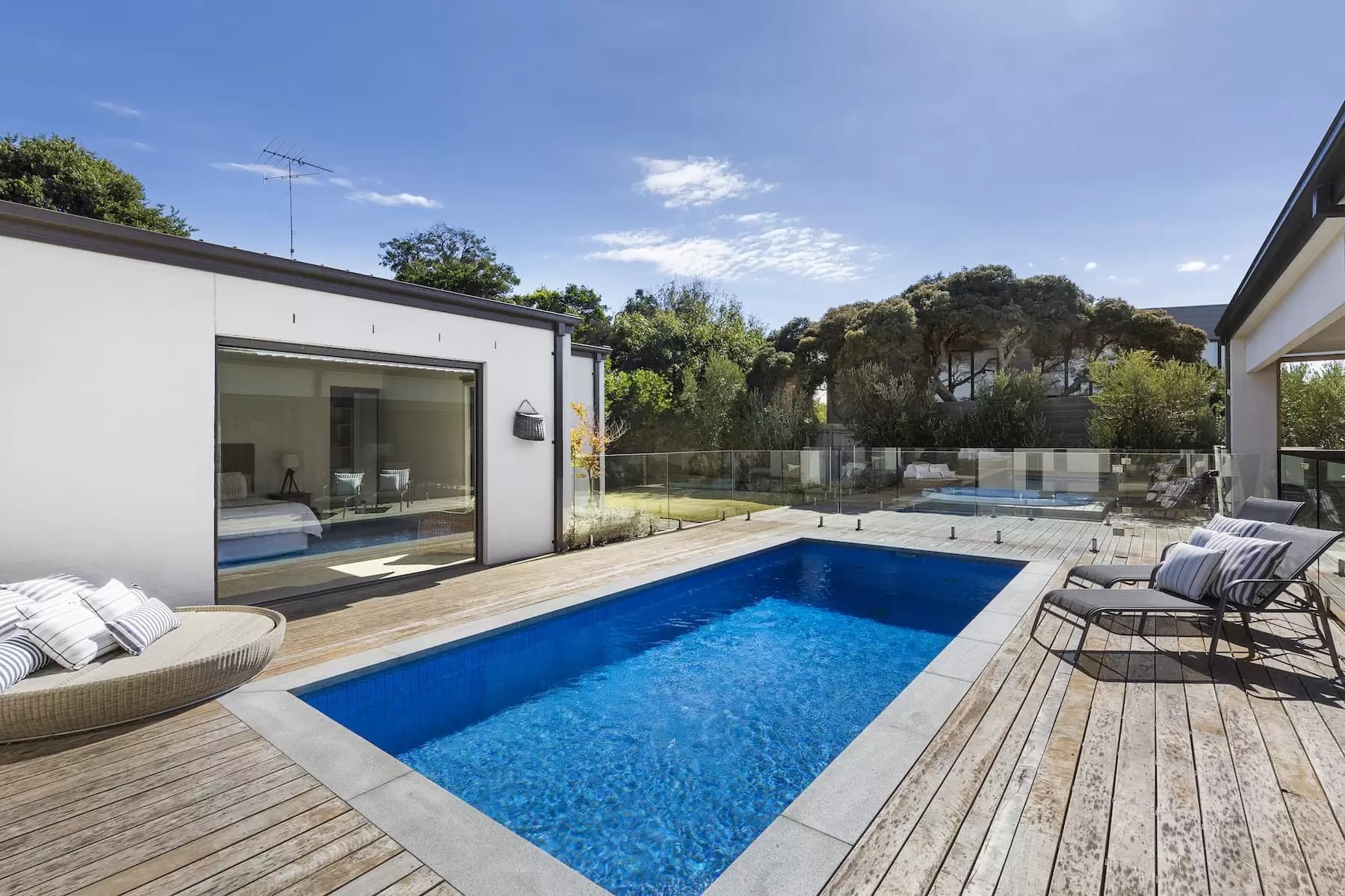 2 Capri Grove, Sorrento, Sorrento - Thumbnail 4