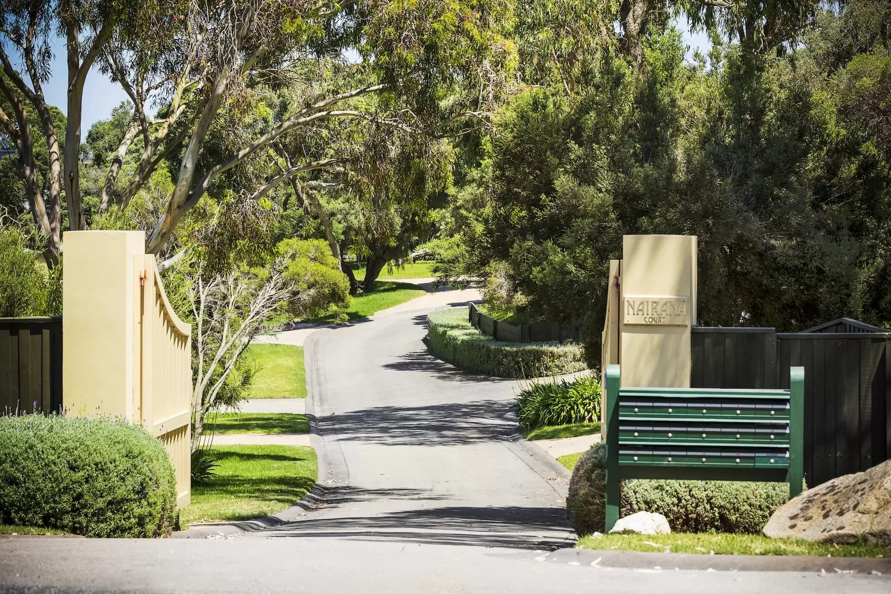 2 Nairana Court, Portsea, Portsea - Thumbnail 2