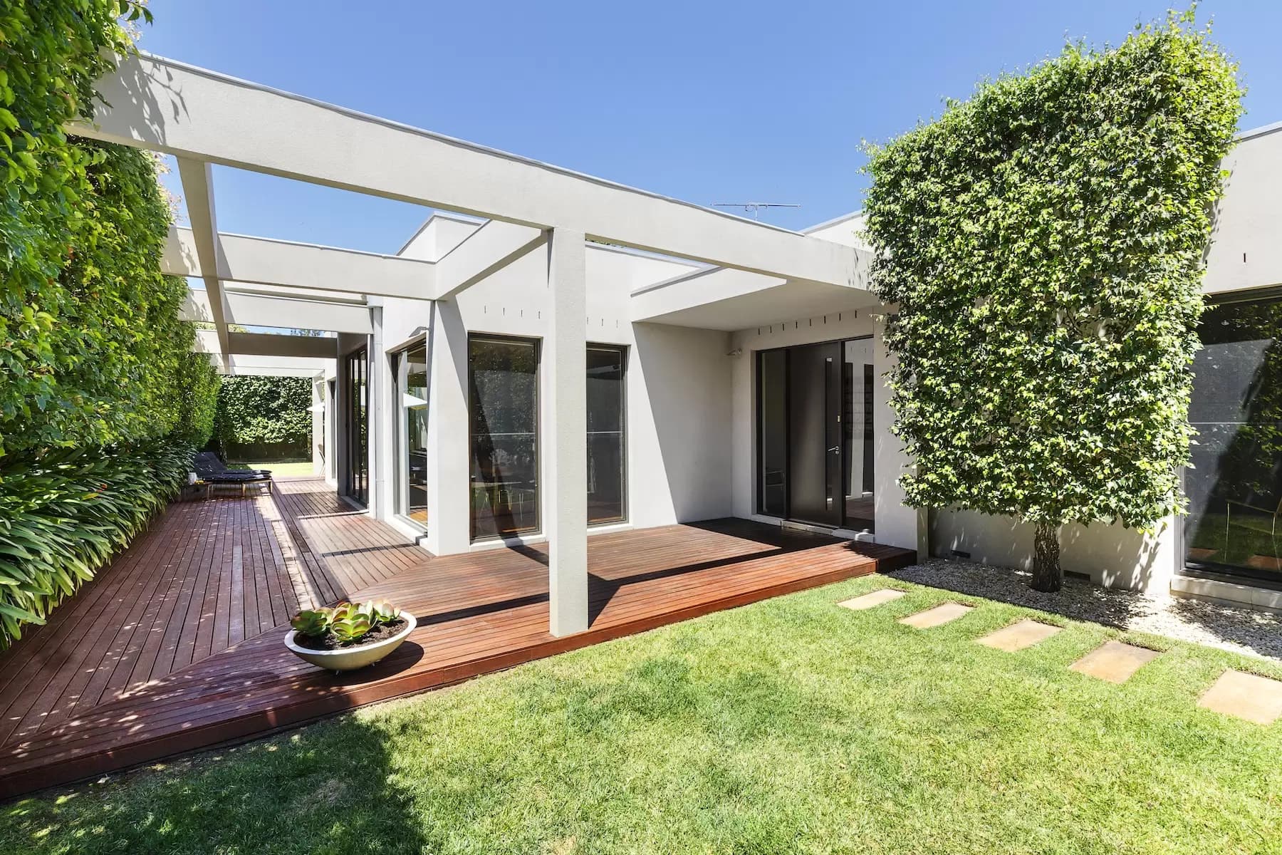 7 Leyden Avenue, Portsea, Portsea - Image 1