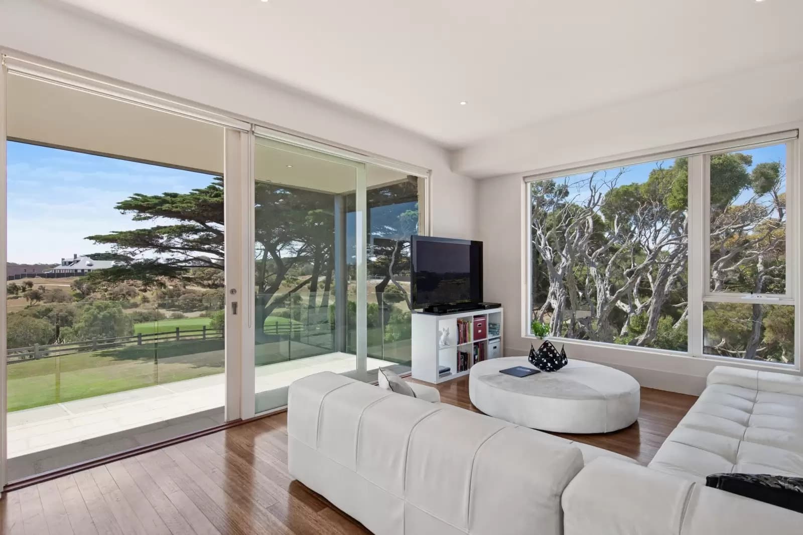 10/ Armytage  Drive, Portsea, Portsea - Image 1