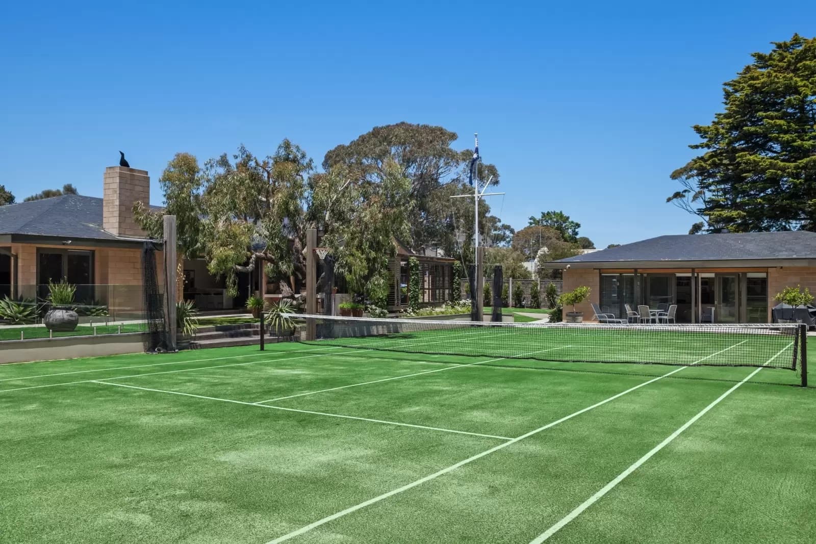 22-24 Charlton Court, Portsea, Portsea - Image 1