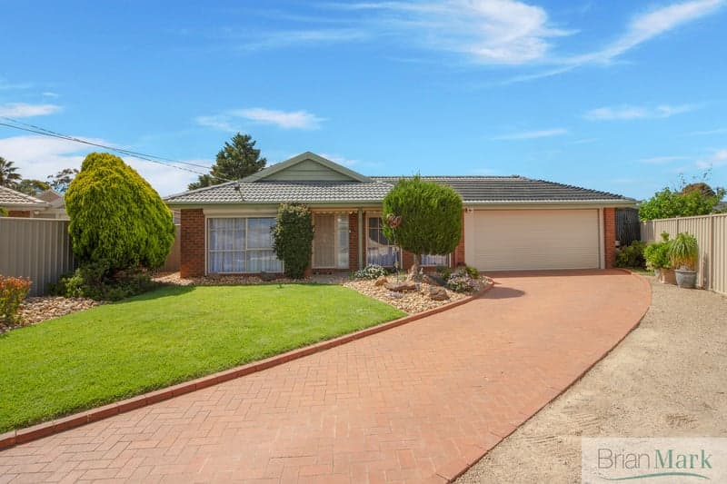 6 Gwydir Court, Werribee - Image 1