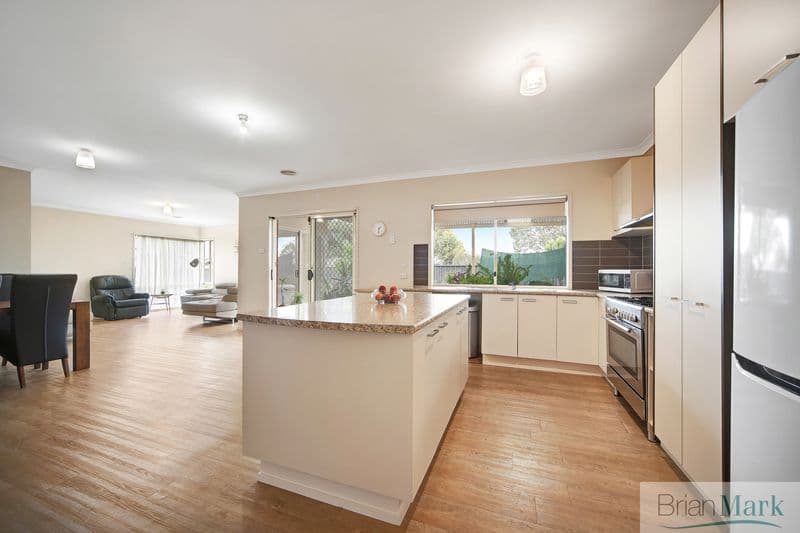 6 Kalimna Way, Truganina - Thumbnail 2