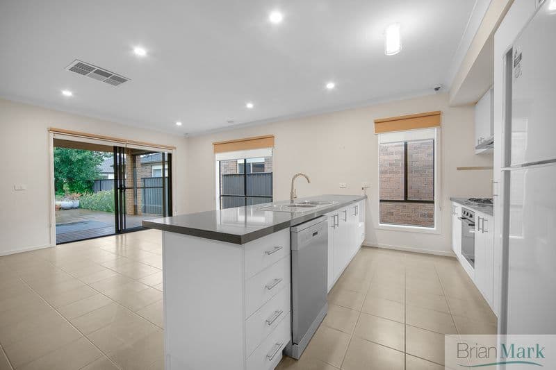 43 Winona Circuit, Tarneit - Thumbnail 4