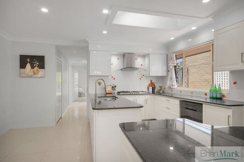 14 Priestley Avenue, Hoppers Crossing - Thumbnail 2