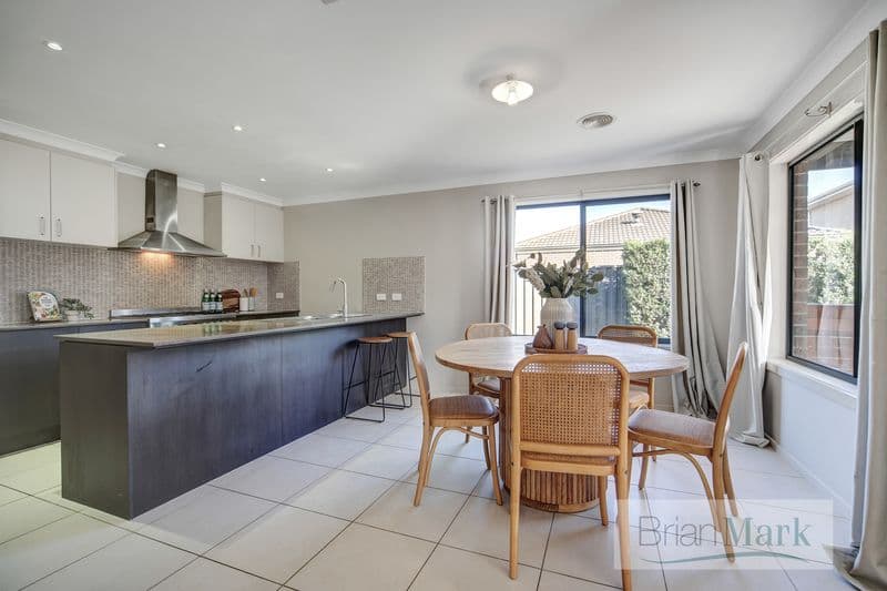 49 Canunda Way, Tarneit - Thumbnail 3